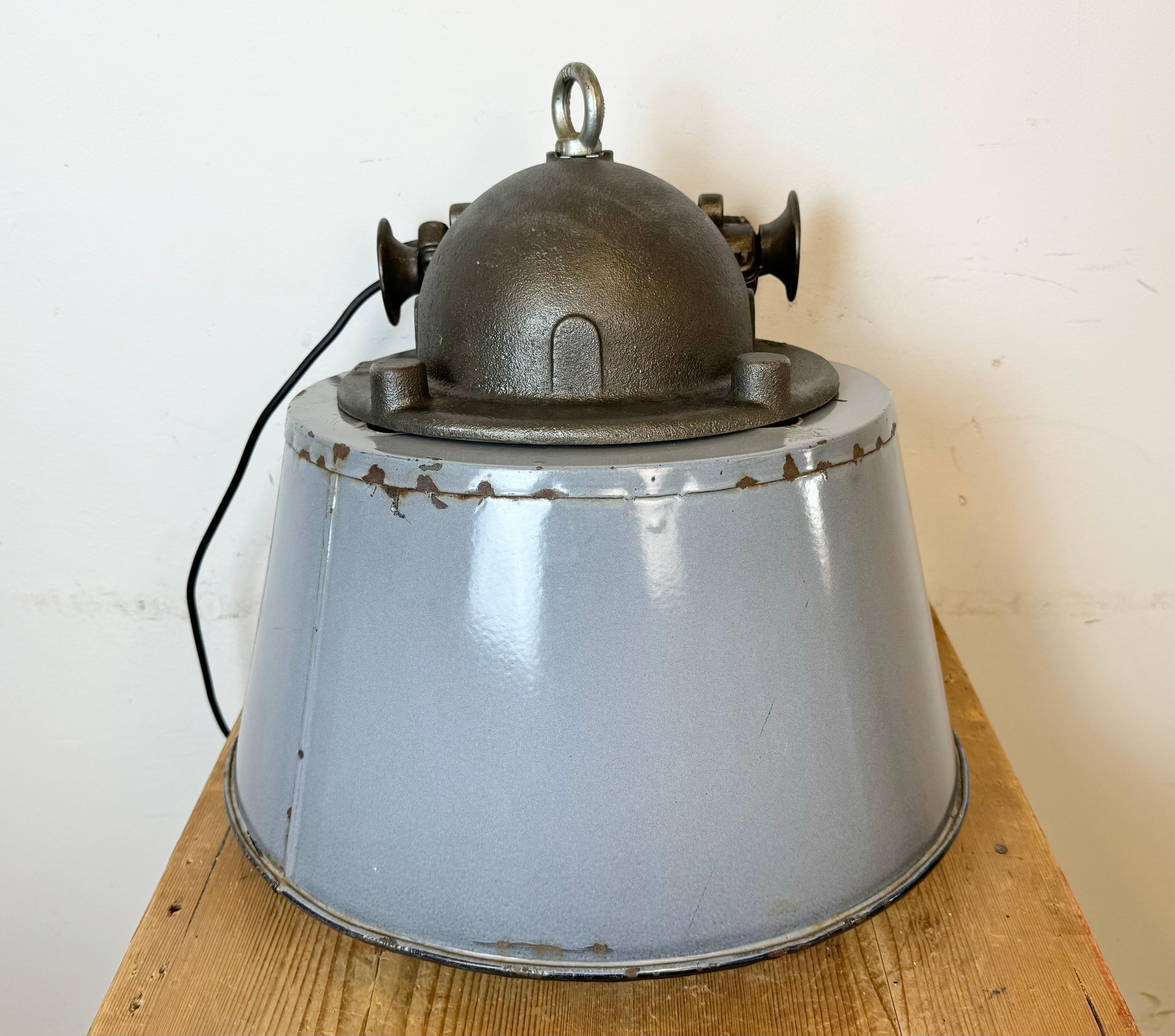 Large Industrial Grey Enamel and Cast Iron Pendant Light, 1960s For Sale 11