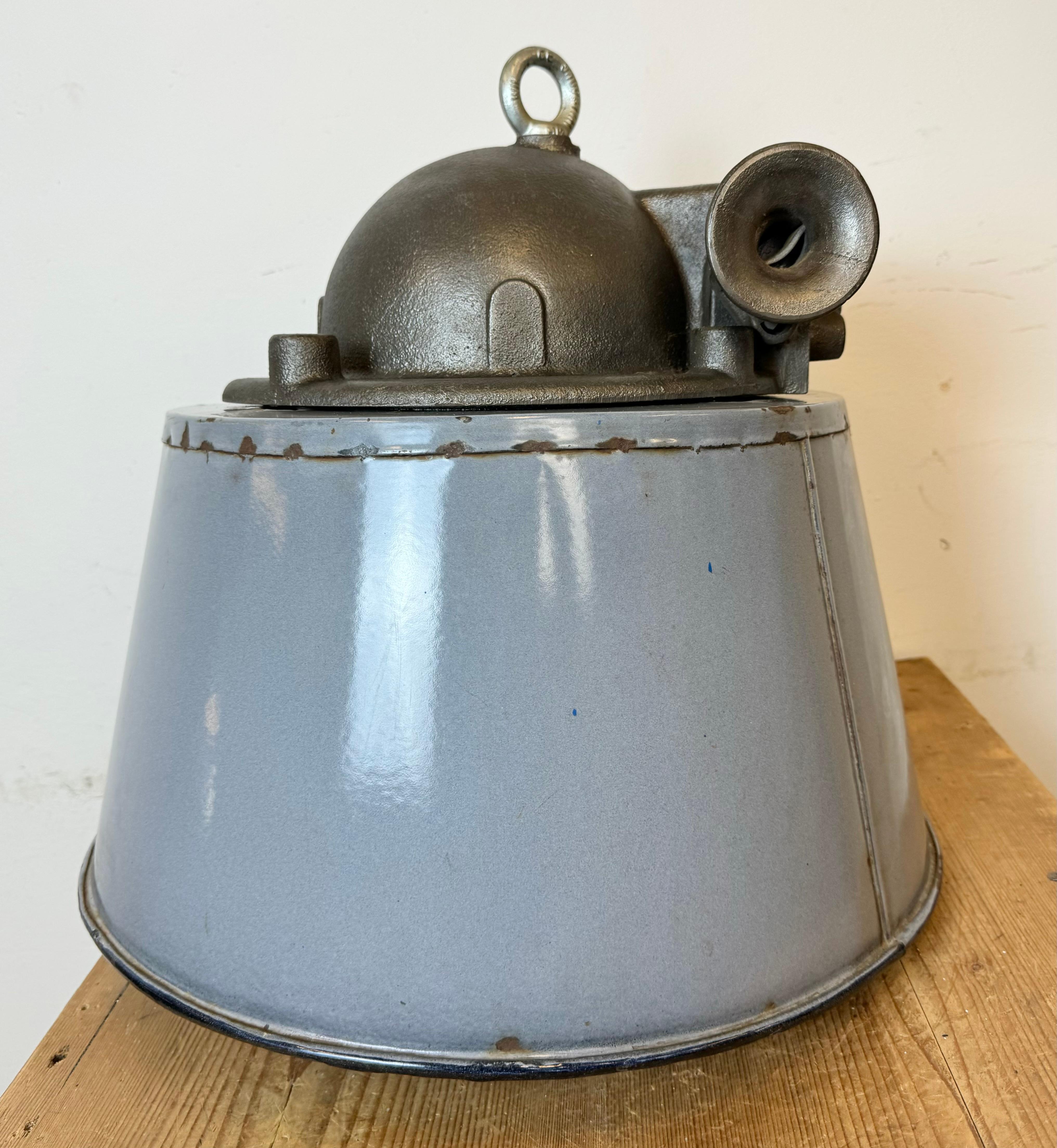 Large Industrial Grey Enamel and Cast Iron Pendant Light, 1960s For Sale 14