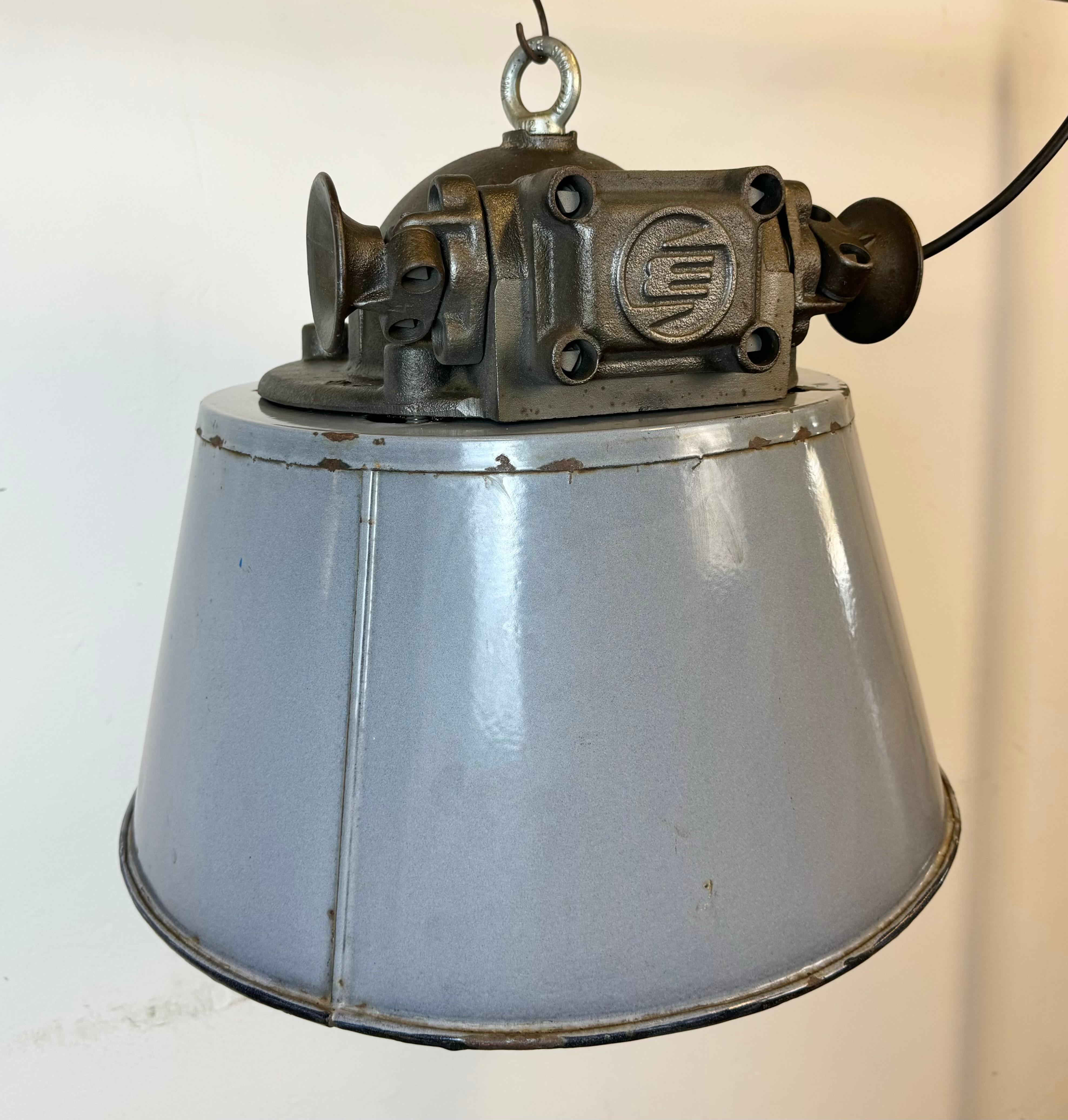 20th Century Large Industrial Grey Enamel and Cast Iron Pendant Light, 1960s For Sale