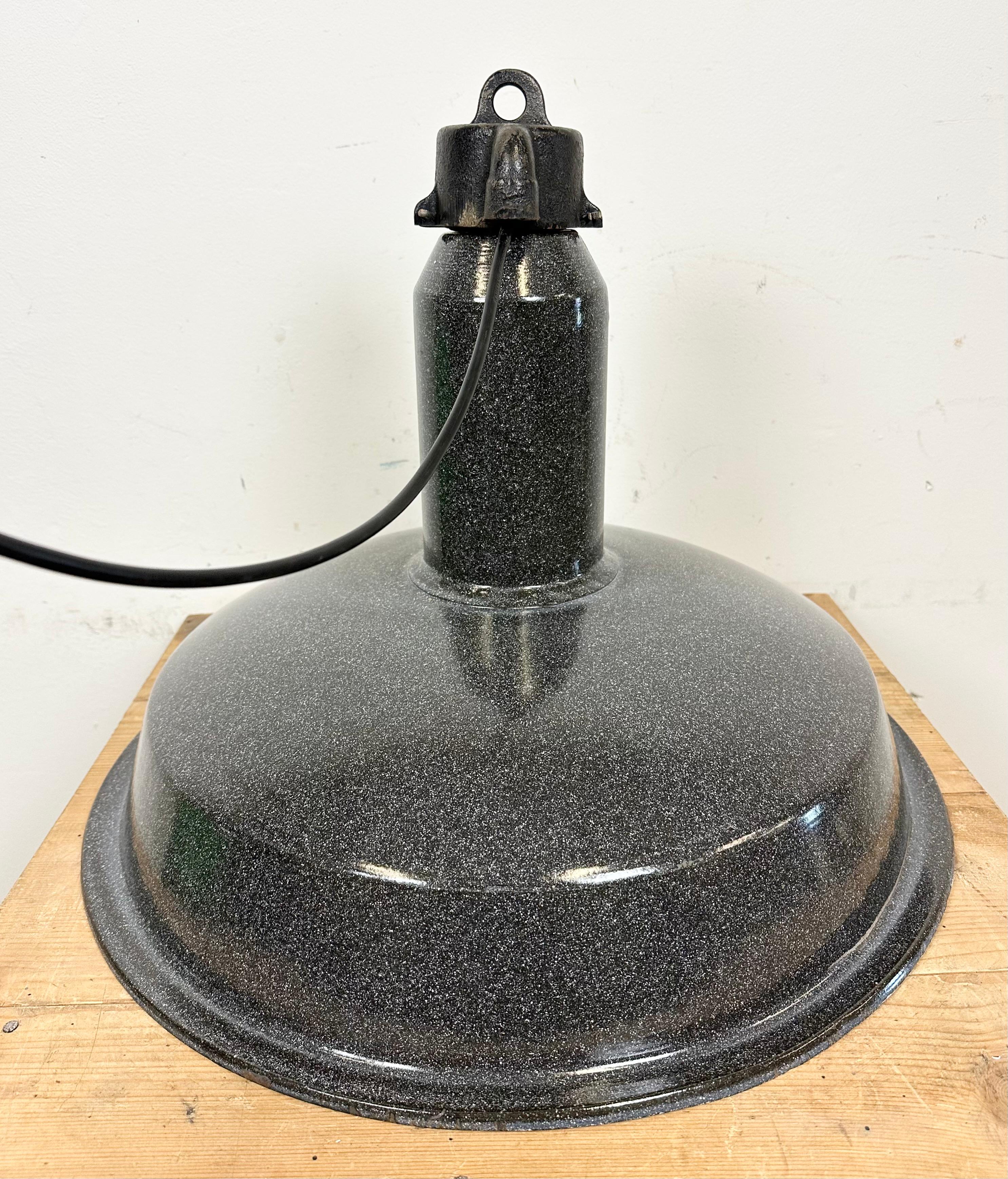 Large Industrial Grey Enamel Factory Lamp with Cast Iron Top, 1960s For Sale 11