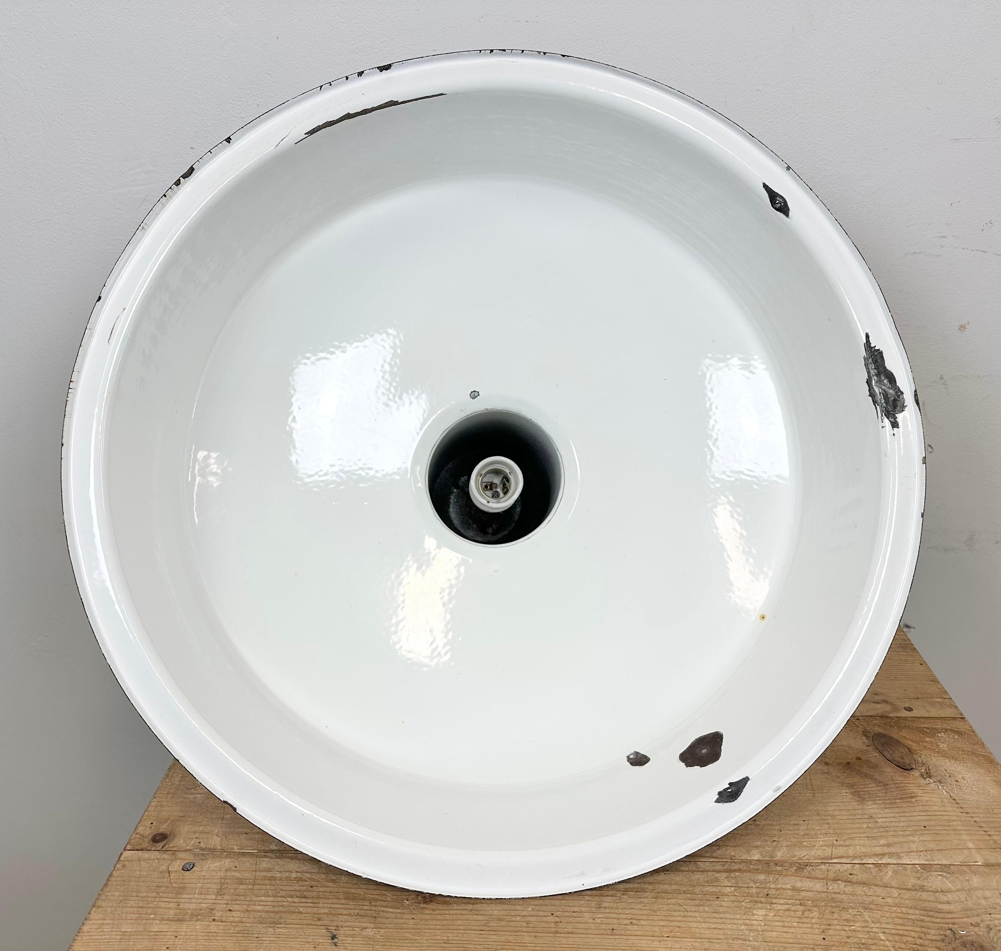 Large Industrial Grey Enamel Factory Lamp with Cast Iron Top, 1960s For Sale 12