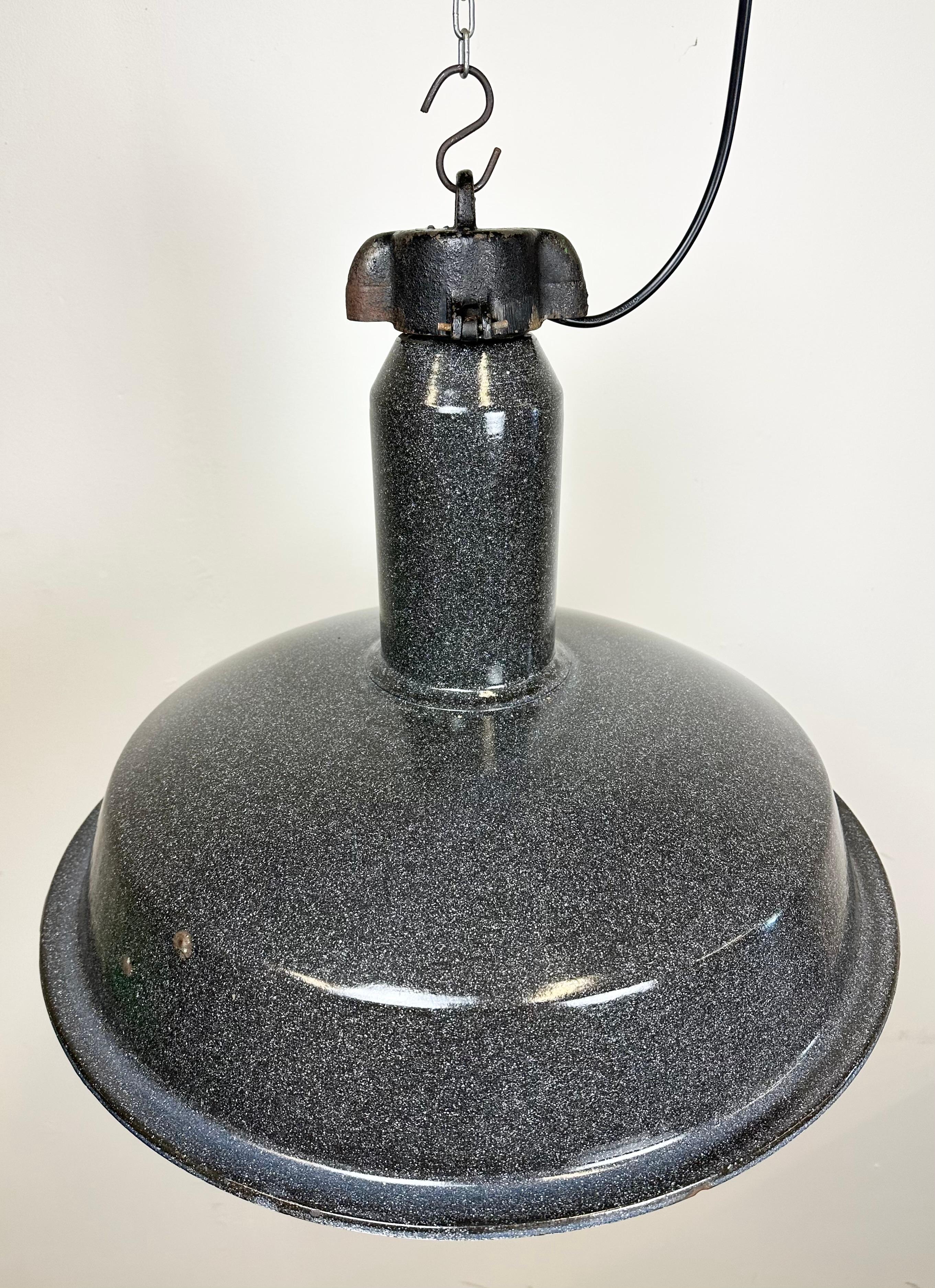 Large Industrial Grey Enamel Factory Lamp with Cast Iron Top, 1960s For Sale 3