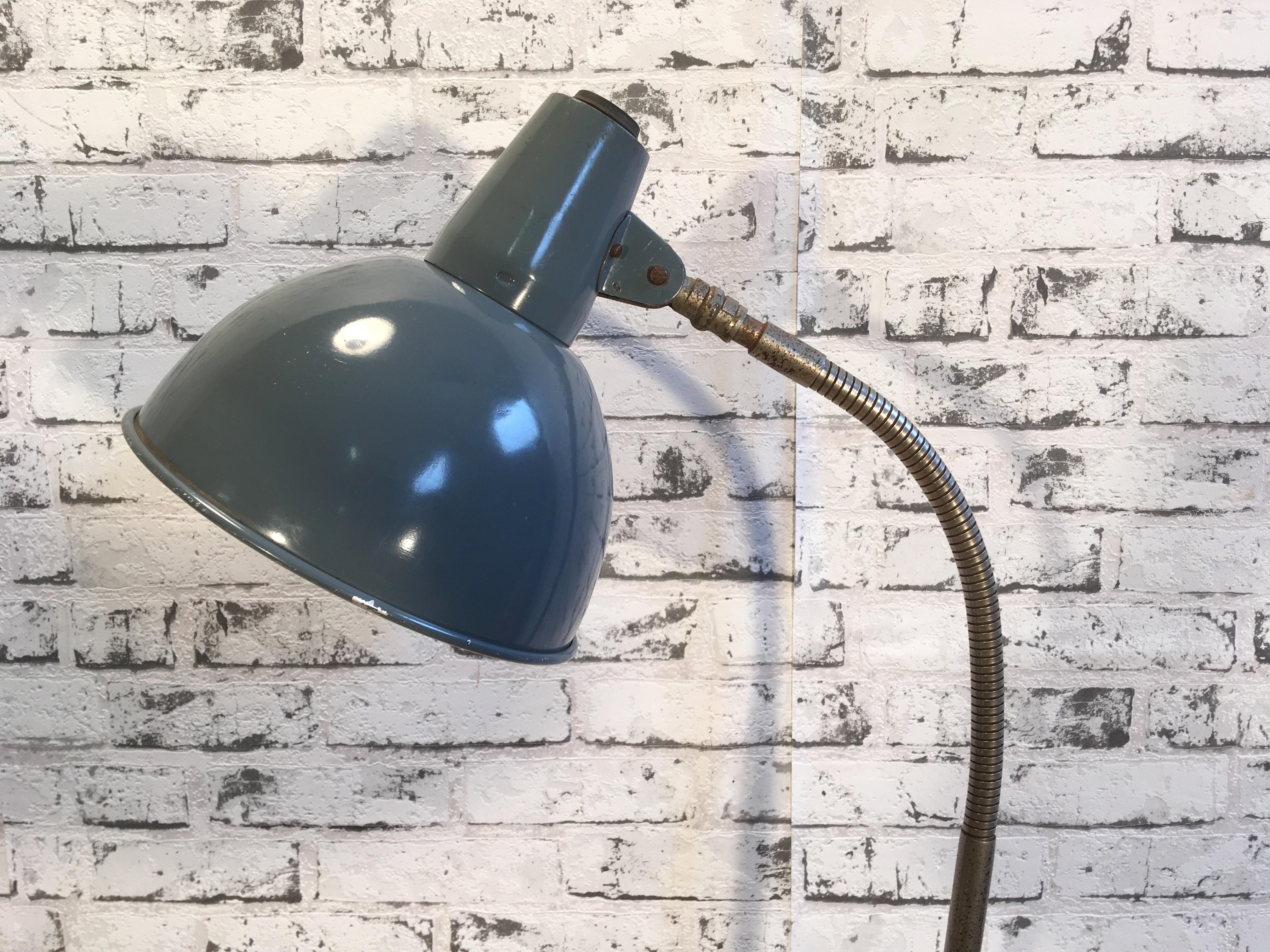 Large Industrial Grey Gooseneck Desk Lamp from SIS, 1950s In Good Condition In Kojetice, CZ