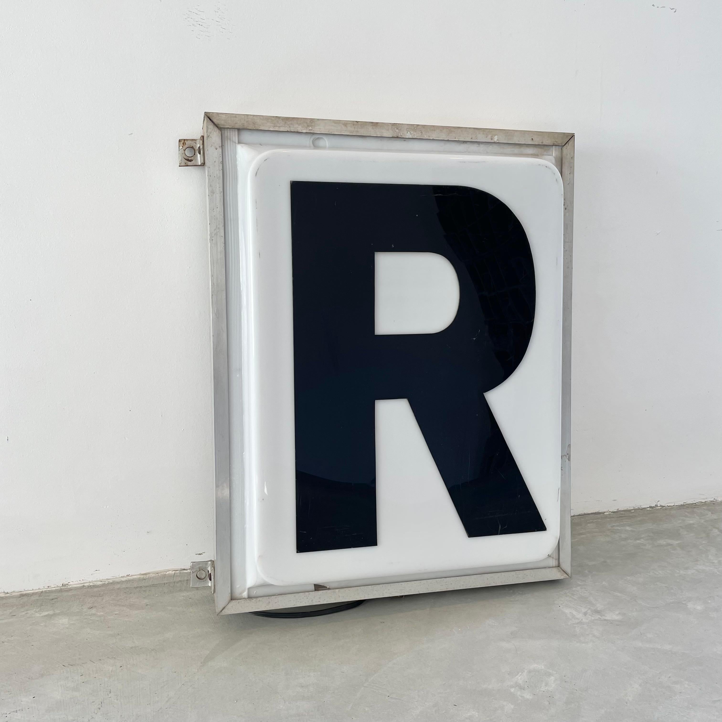 r box letter