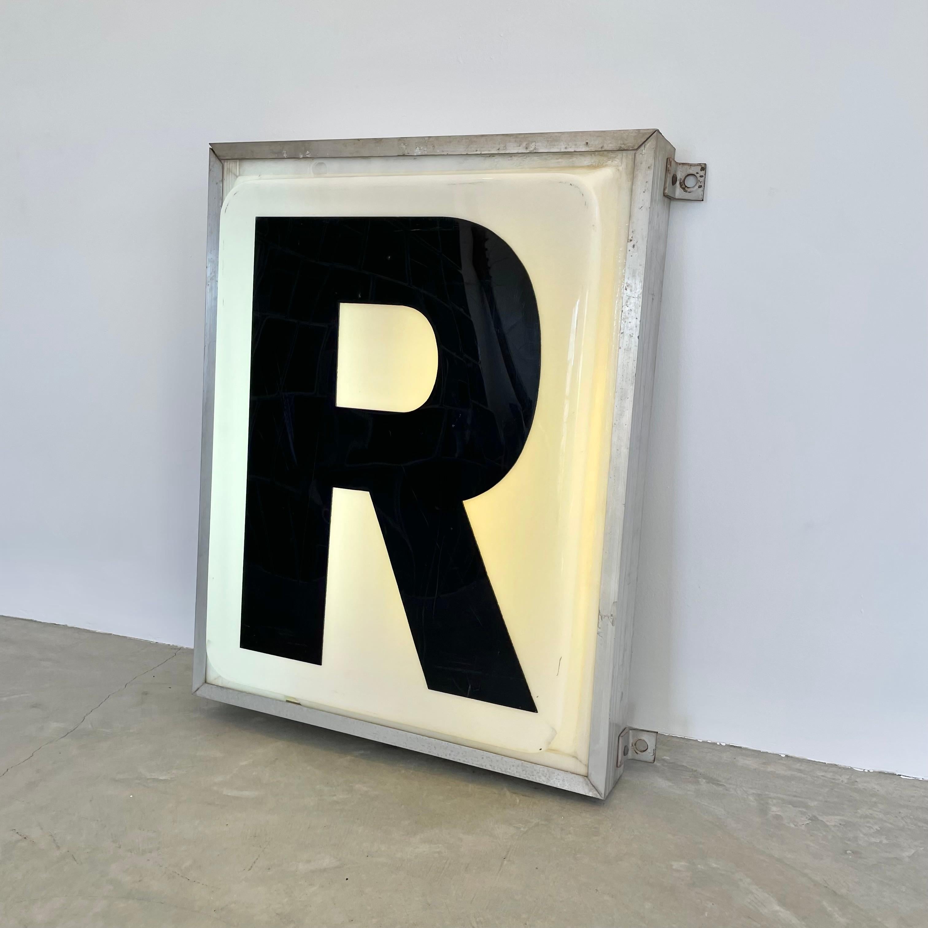 r in box letter