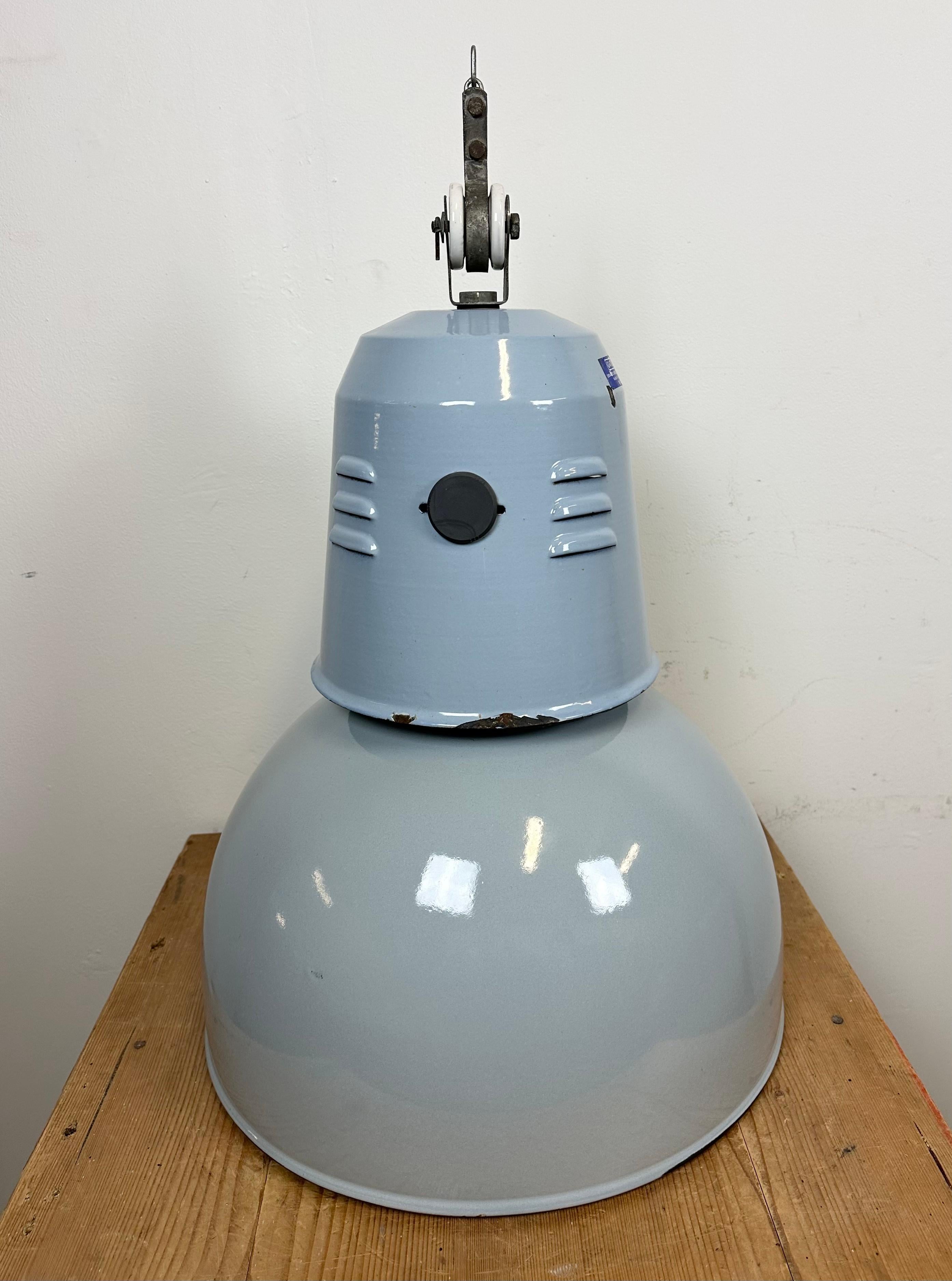Large Industrial Italian Grey Enamel Lamp from Cariboni, 1970s For Sale 15