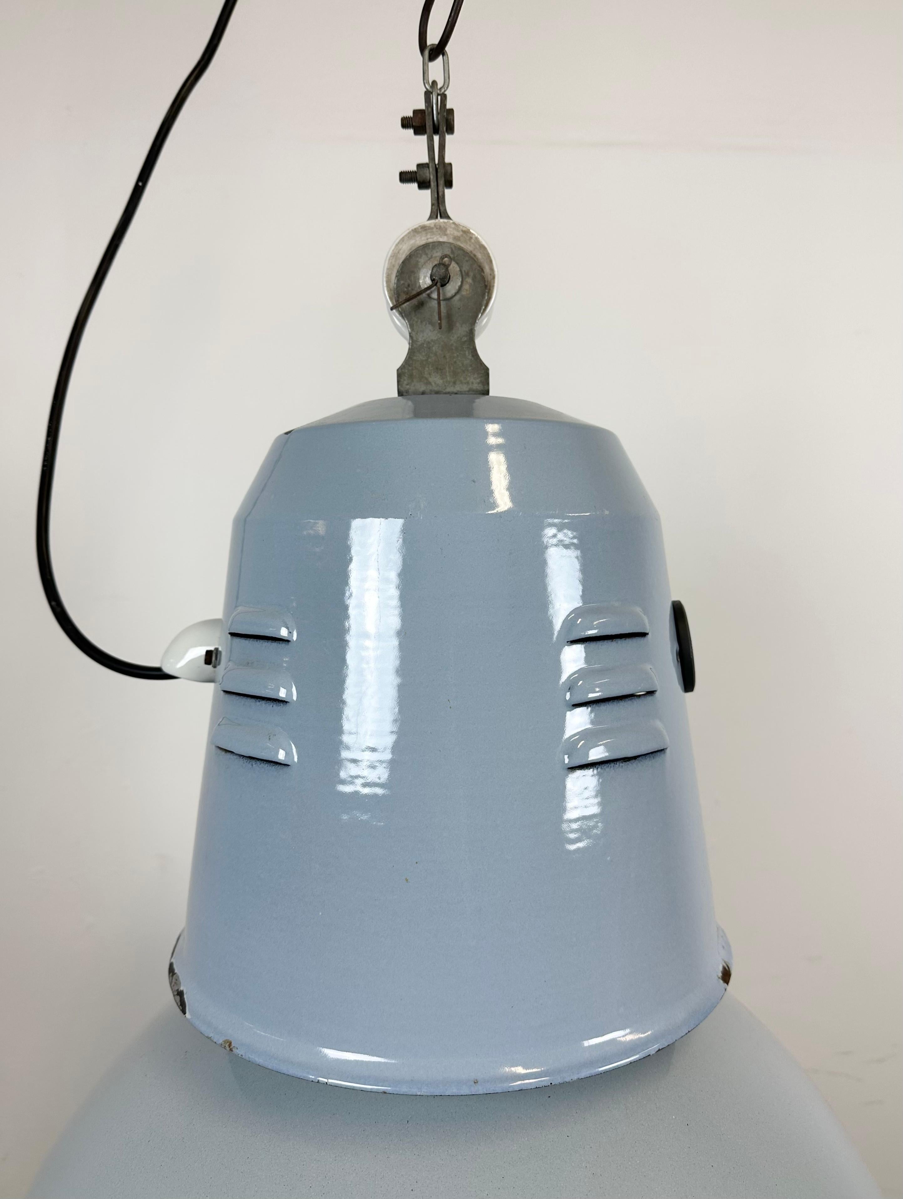 Late 20th Century Large Industrial Italian Grey Enamel Lamp from Cariboni, 1970s For Sale