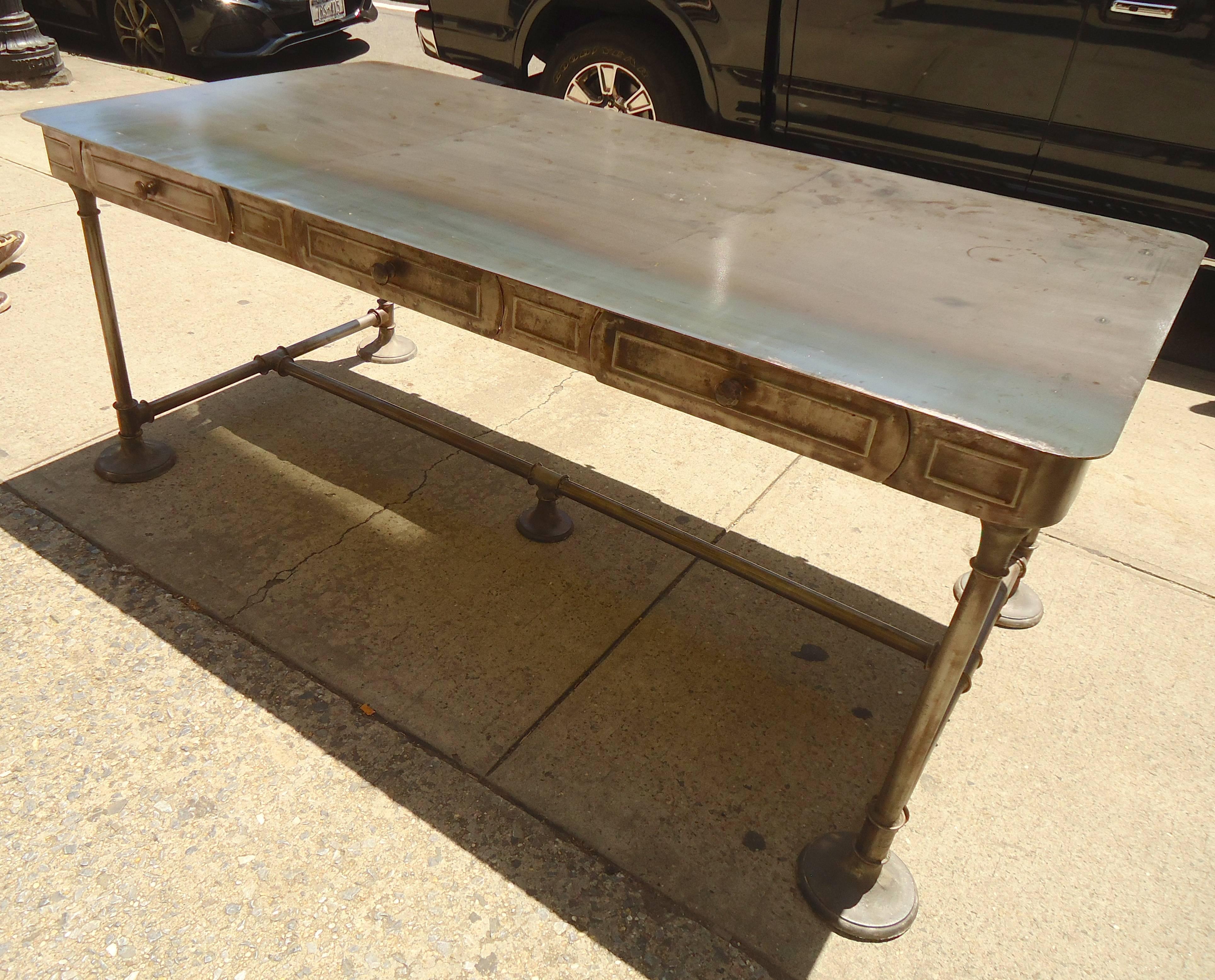 Fantastic metal desk with double side drawers. Heavy frame and legs and well worn top.

(Please confirm item location NY or NJ with dealer).
 