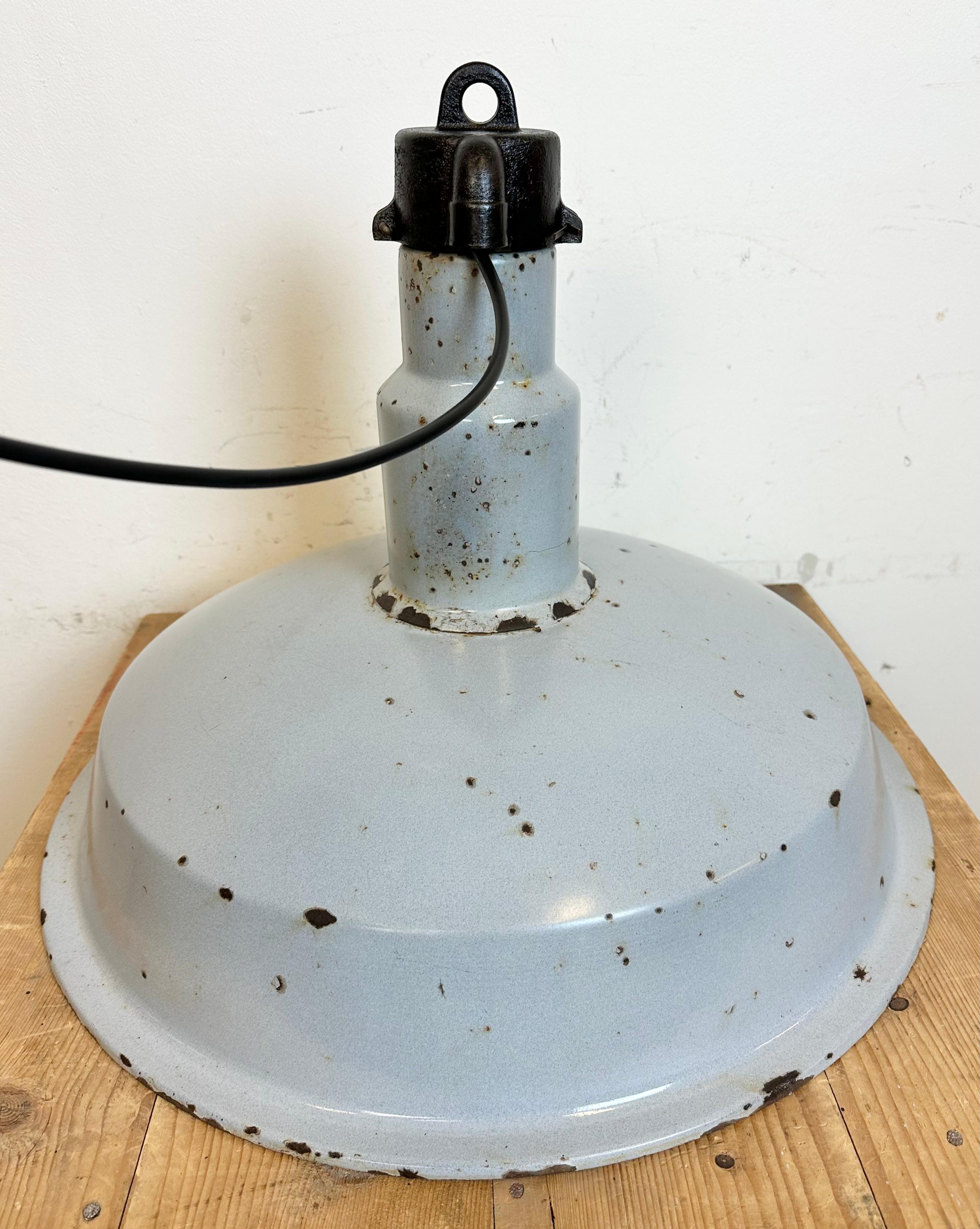Large Industrial Midcentury Grey Enamel Factory Lamp, 1950s For Sale 7