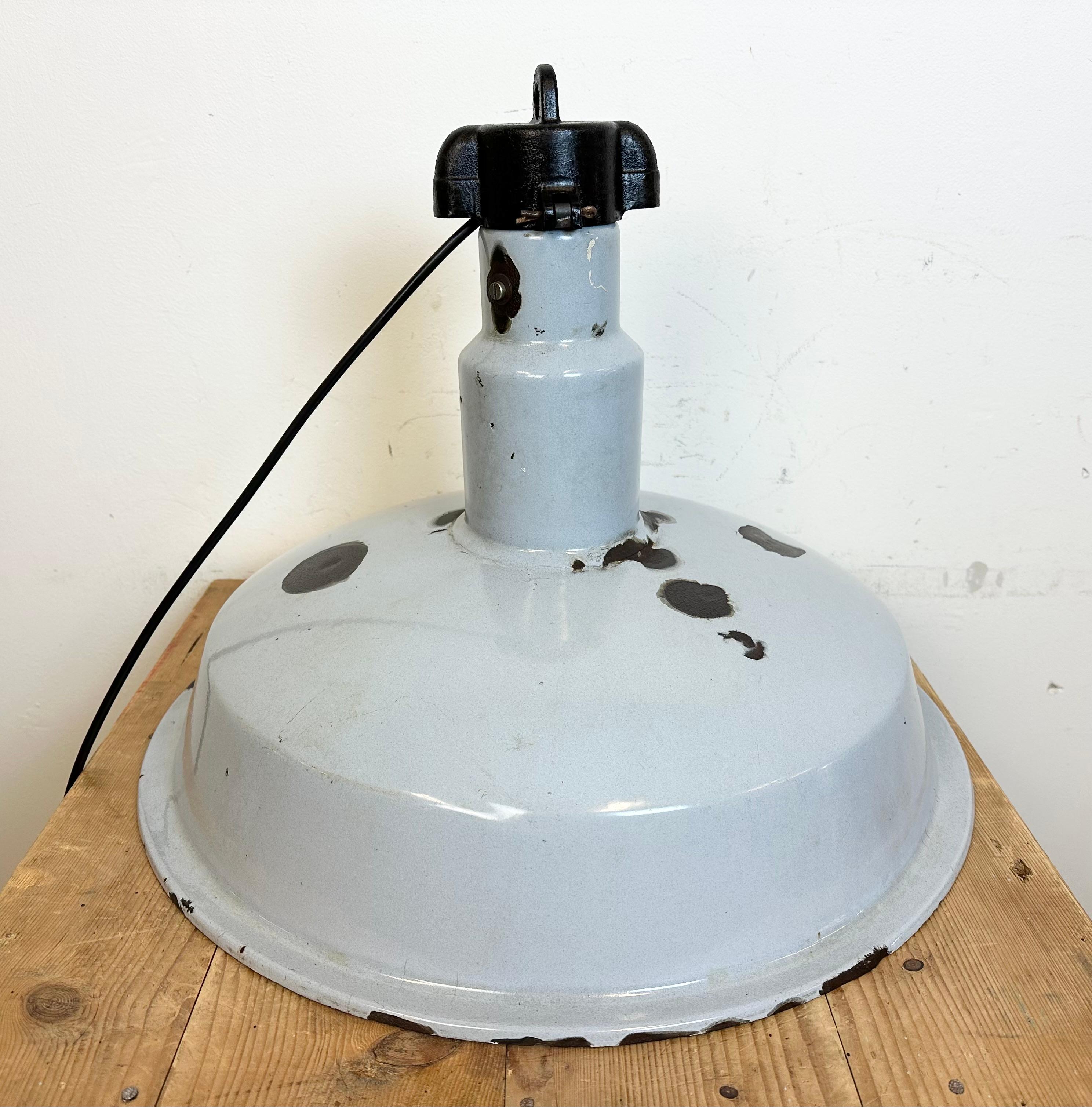 Large Industrial Midcentury Grey Enamel Factory Lamp, 1950s For Sale 7