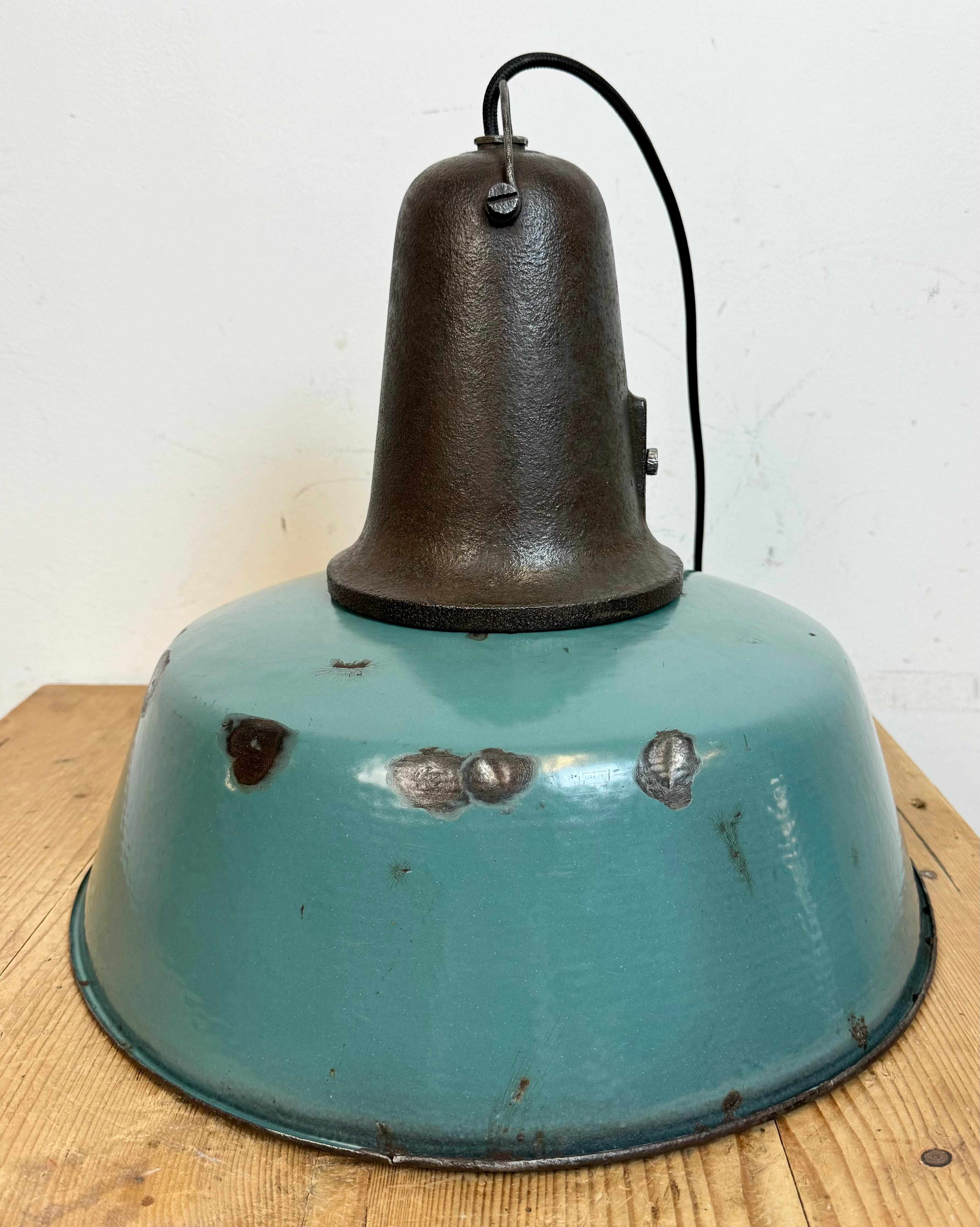 Large Industrial Petrol Enamel Factory Lamp with Cast Iron Top, 1960s For Sale 10