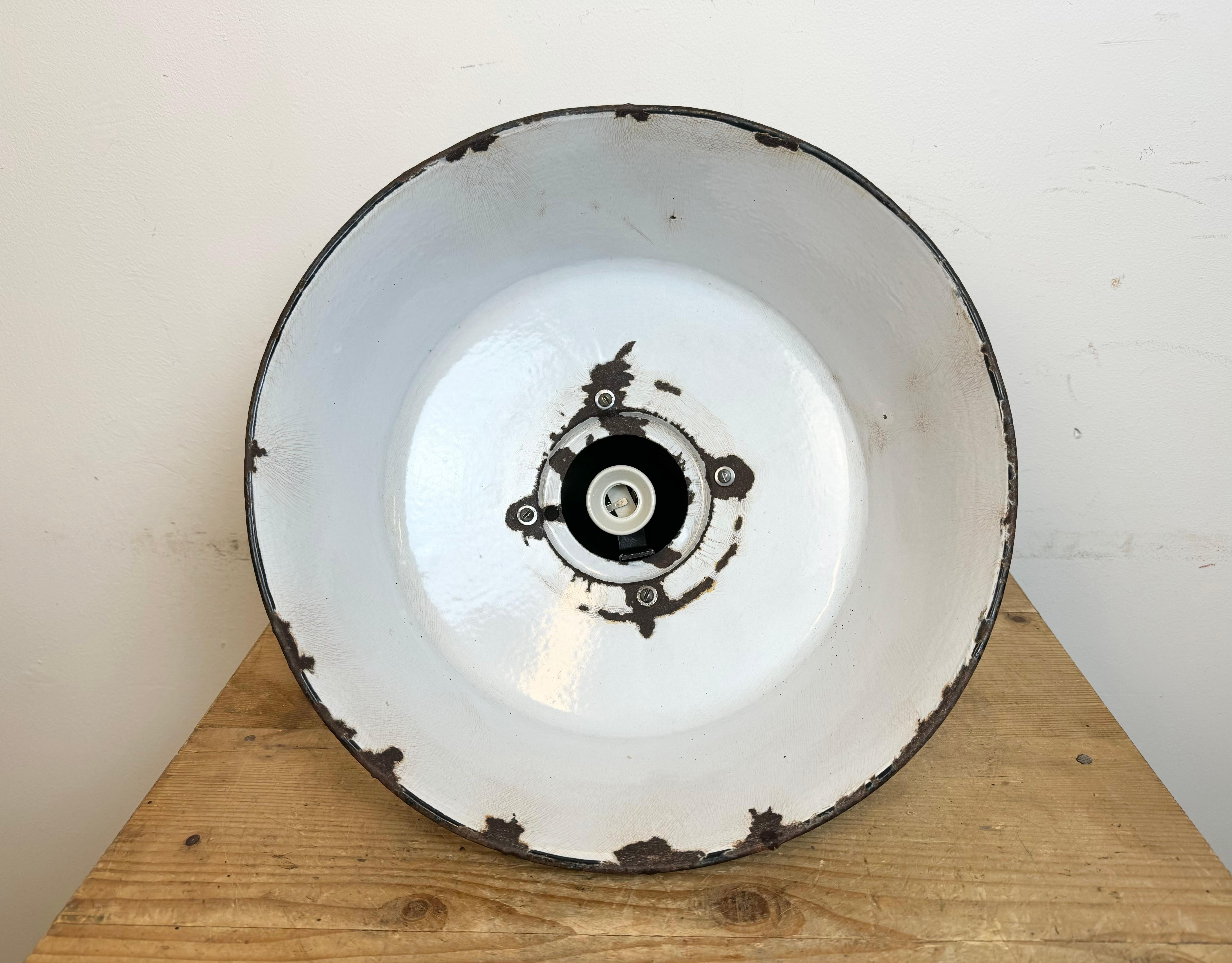 Large Industrial Grey Enamel Factory Lamp with Cast Iron Top, 1960s For Sale 13