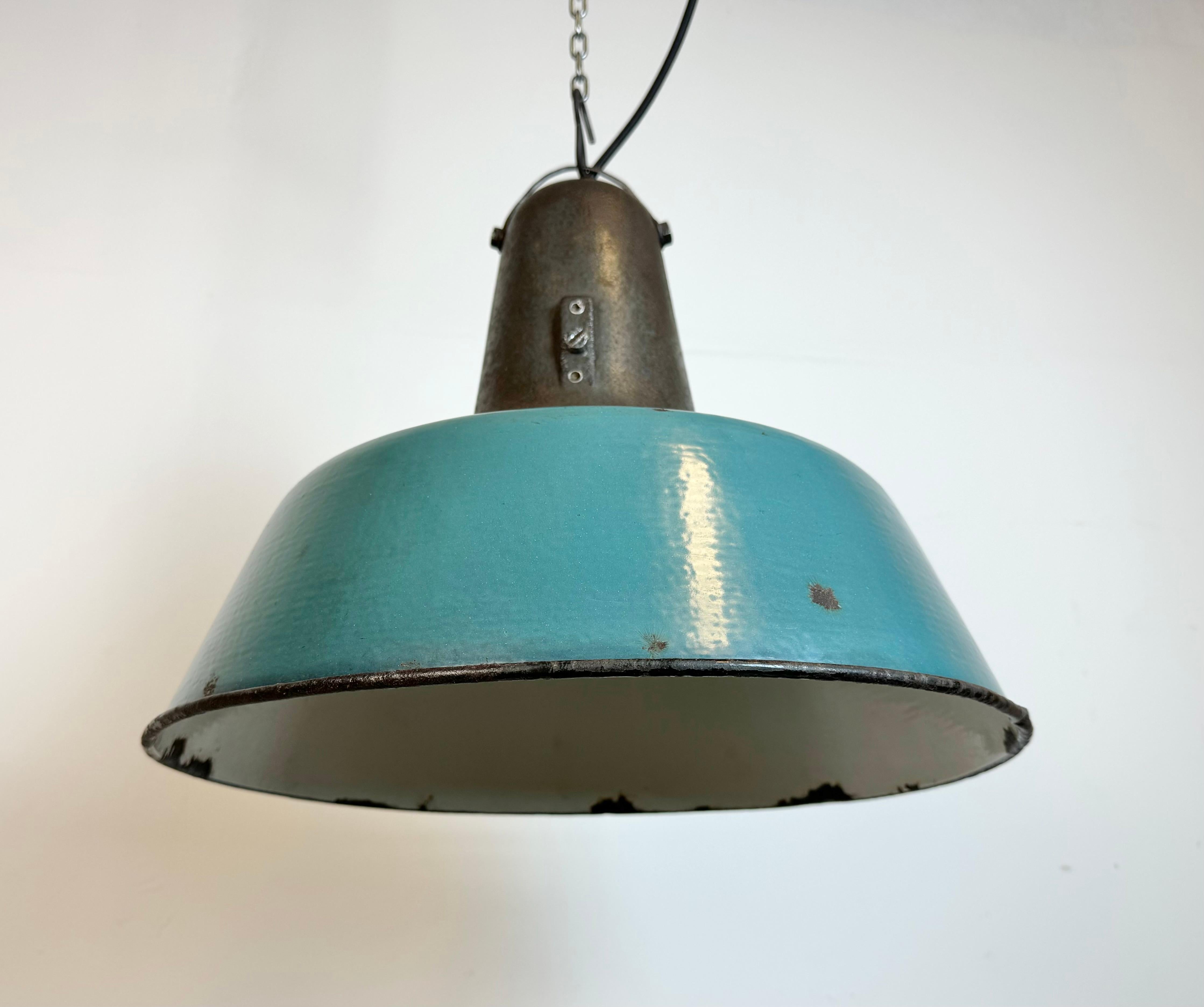 Large Industrial Petrol Enamel Factory Lamp with Cast Iron Top, 1960s For Sale 4