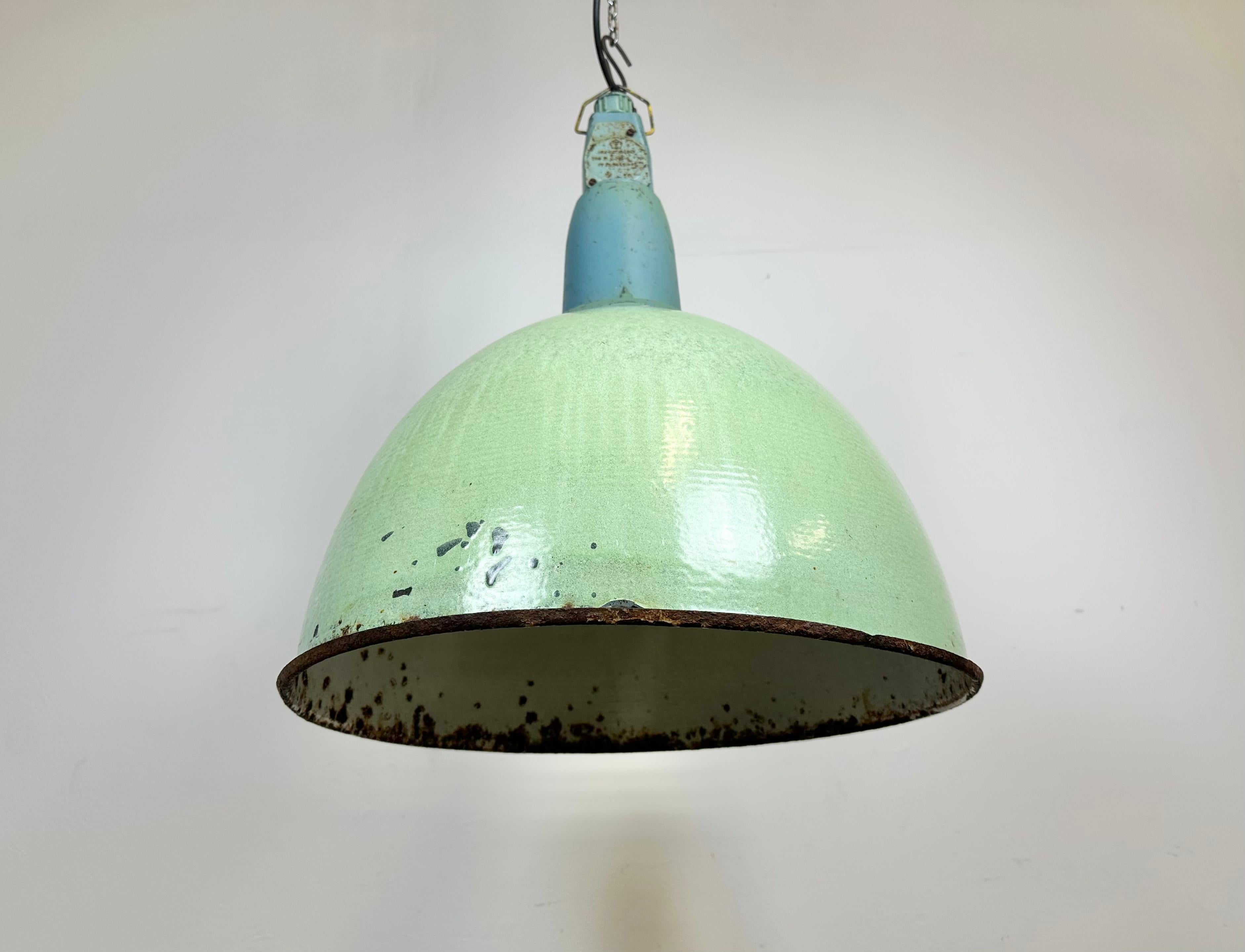 Large Industrial Soviet Green Enamel Pendant Light, 1960s In Good Condition For Sale In Kojetice, CZ