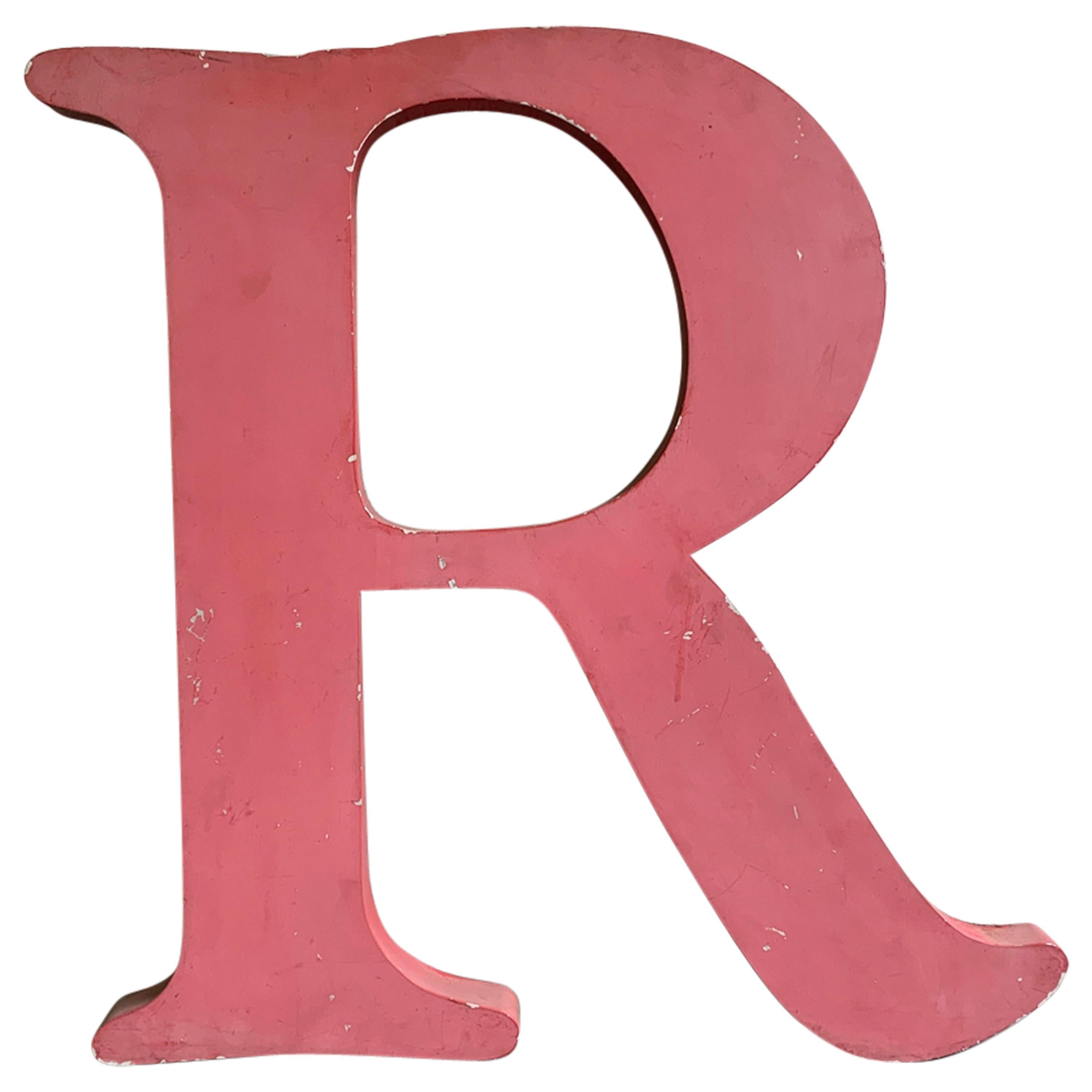 Grande lettre R en marqueterie romaine, style industriel, Times