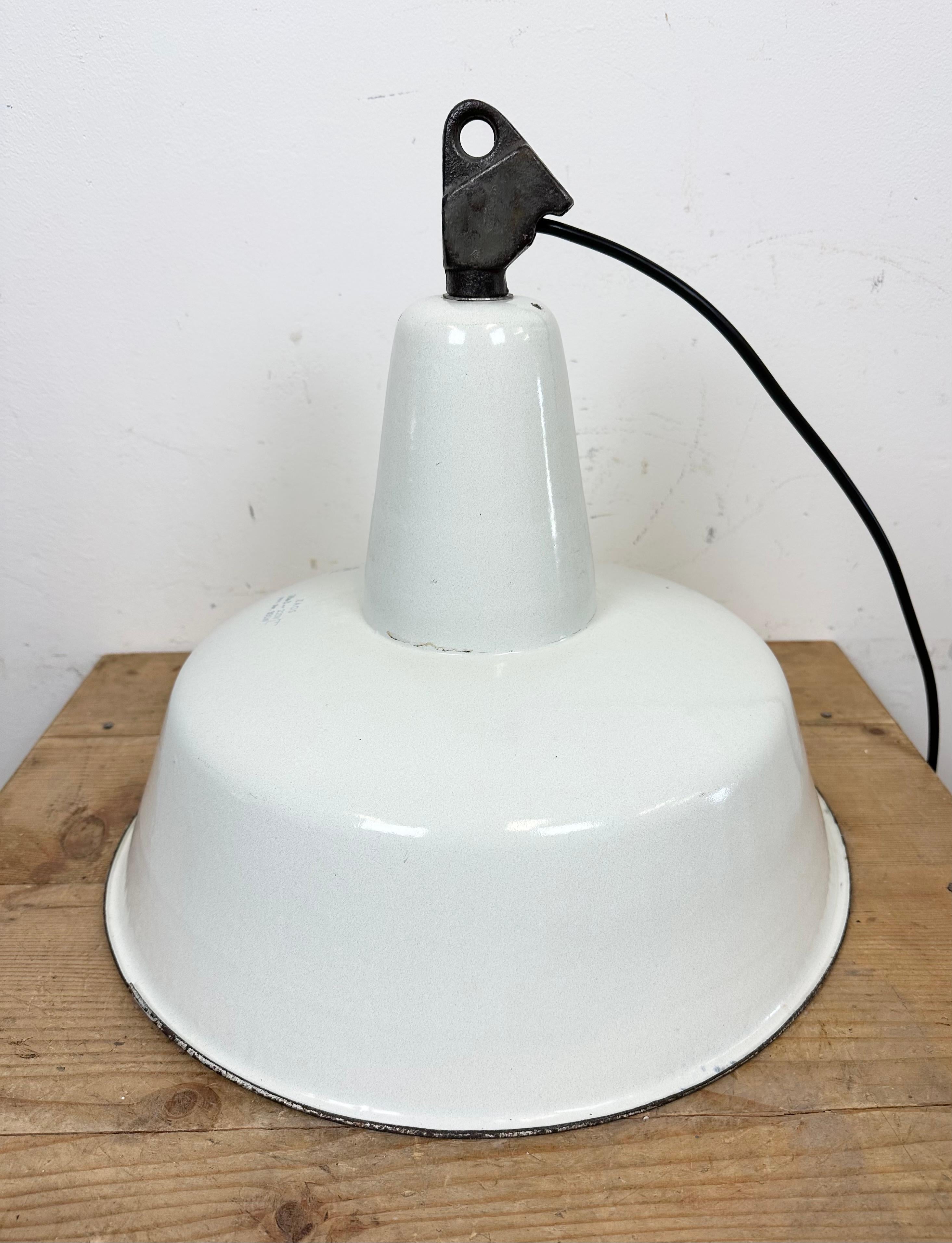 Large Industrial White Enamel Factory Pendant Lamp from Zaos, 1960s For Sale 10