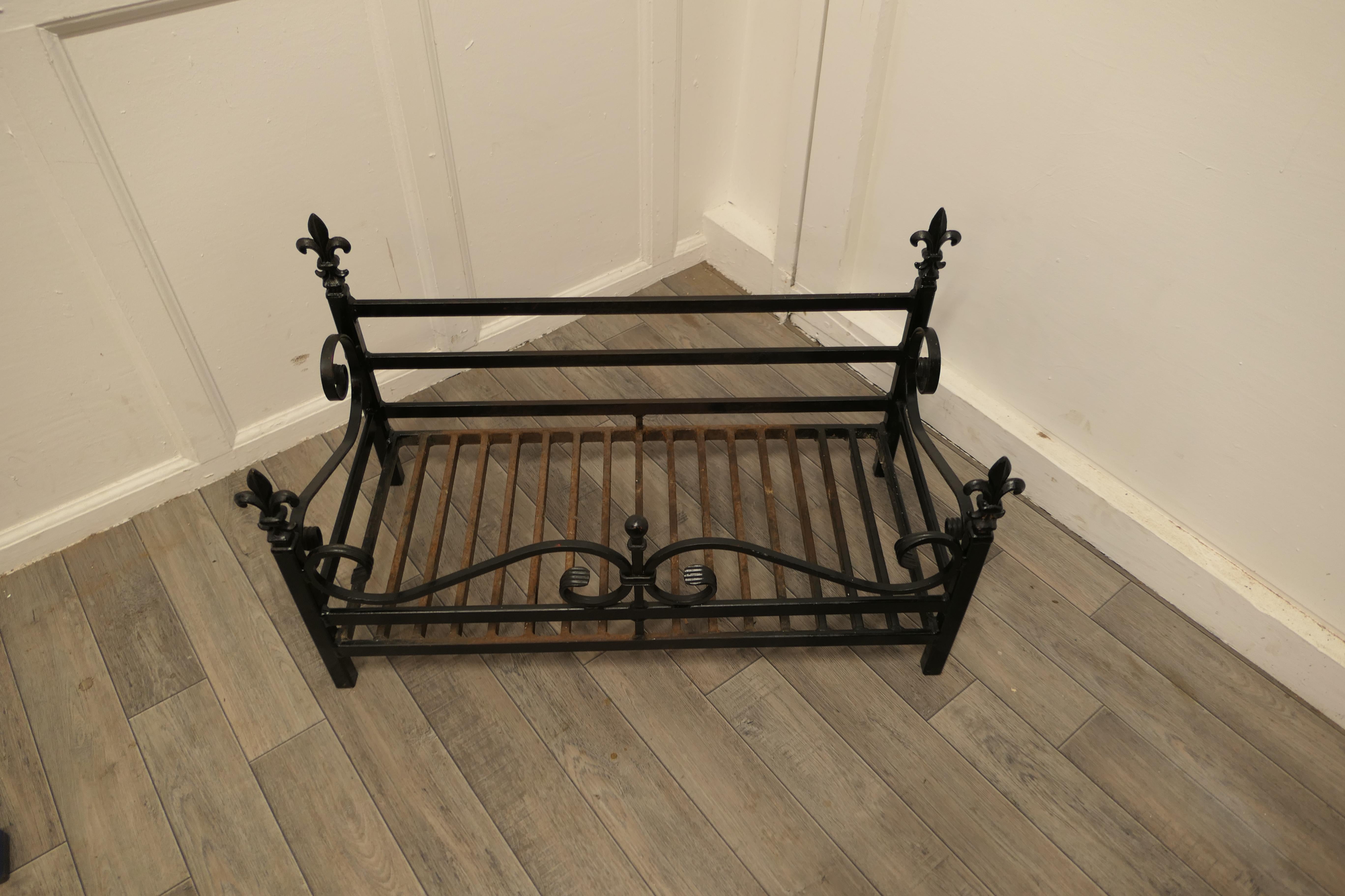 Large Inglenook Free Standing Fire Basket, Iron Fire Grate 2