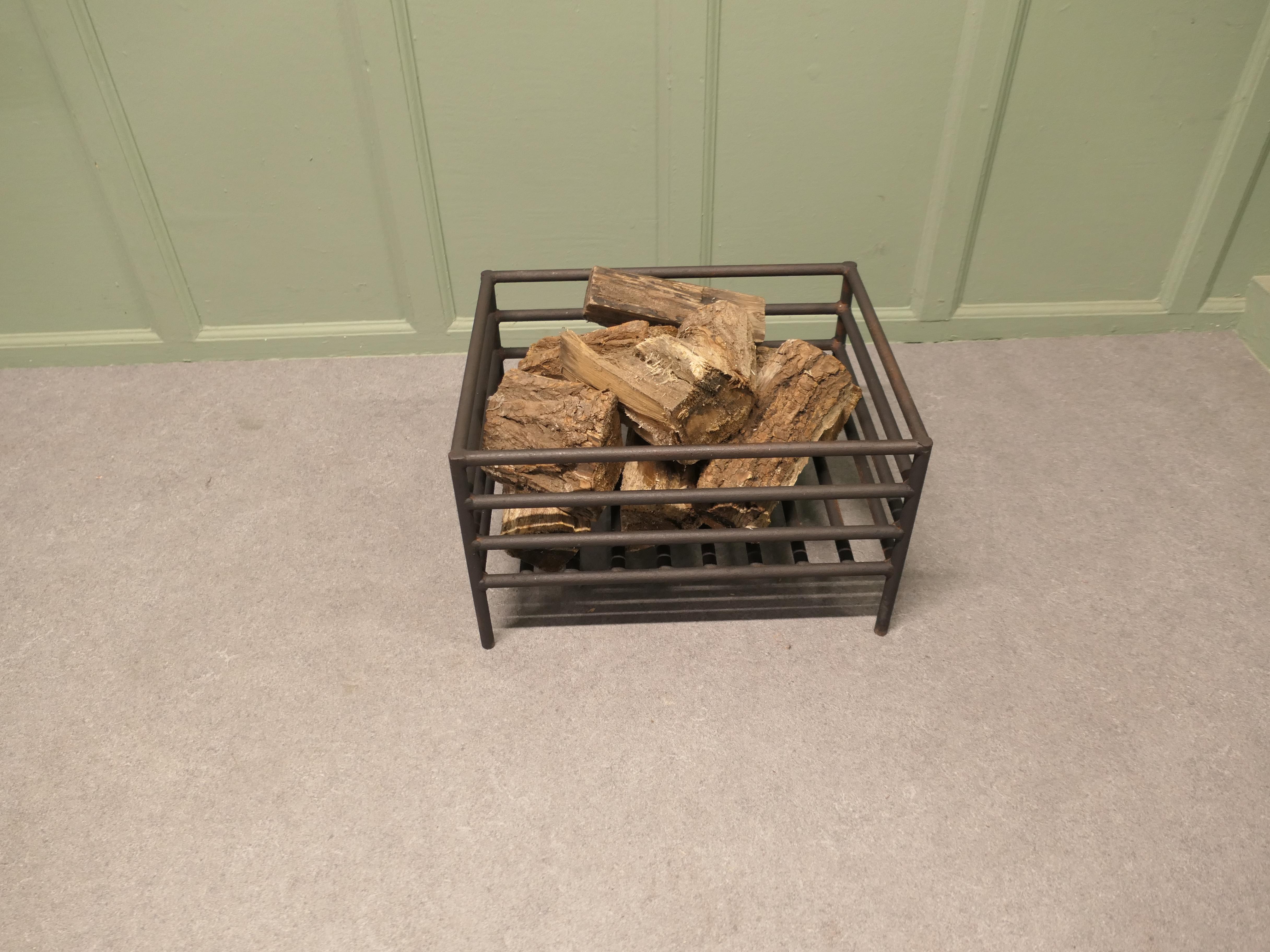 Cesto da fuoco Inglenook grande a libera installazione, griglia per il fuoco in ferro in vendita 1