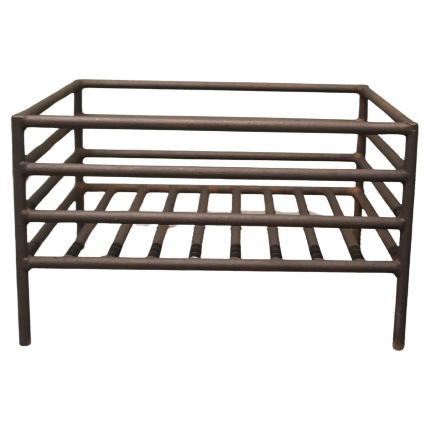 Cesto da fuoco Inglenook grande a libera installazione, griglia per il fuoco in ferro in vendita