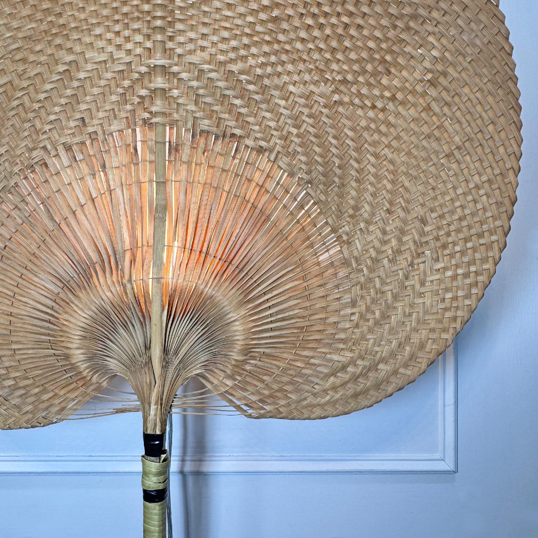 Bohémien Grande lampada da parete Uchiwa in stile Ingo Maurer in vendita
