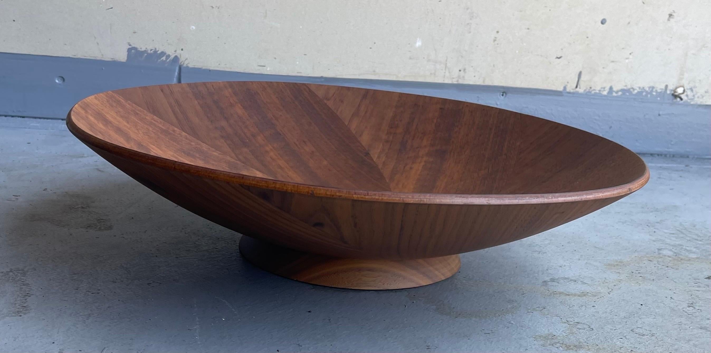 20th Century Large Inlaid Walnut Salad Bowl & Servers by Gladmark of California For Sale
