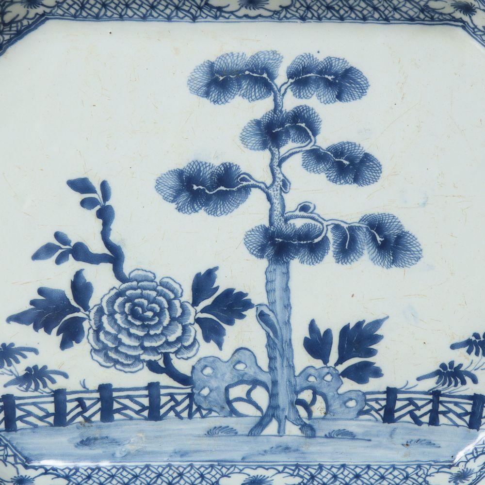 Large Irish Delft Blue & White Platter In Good Condition For Sale In New York, NY