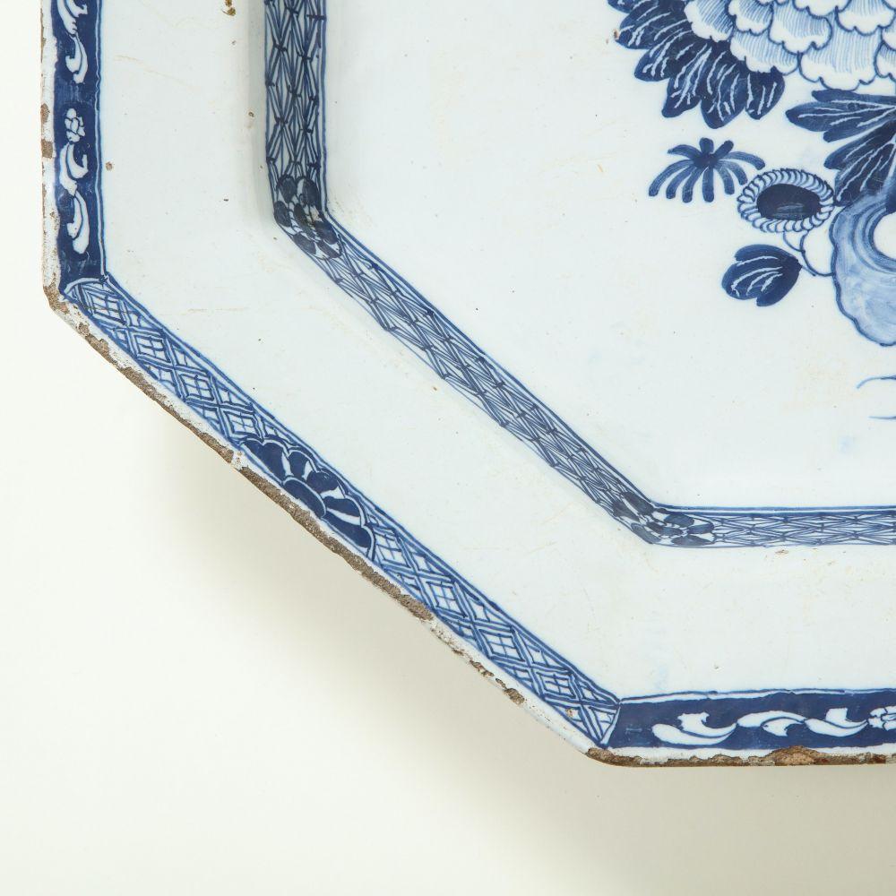 Large Irish Delft Blue & White Serving Platter In Good Condition For Sale In New York, NY