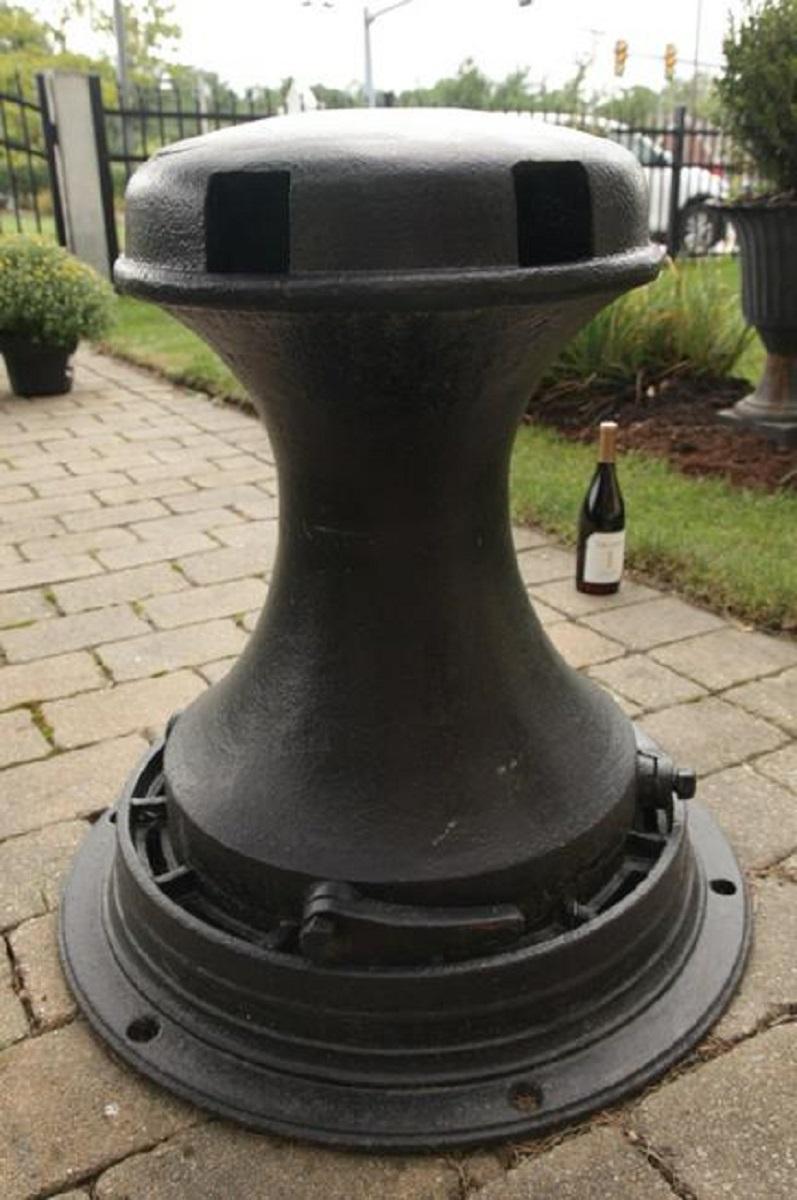 Grand capstan de navire du 19ème siècle Bon état - En vente à Norwell, MA