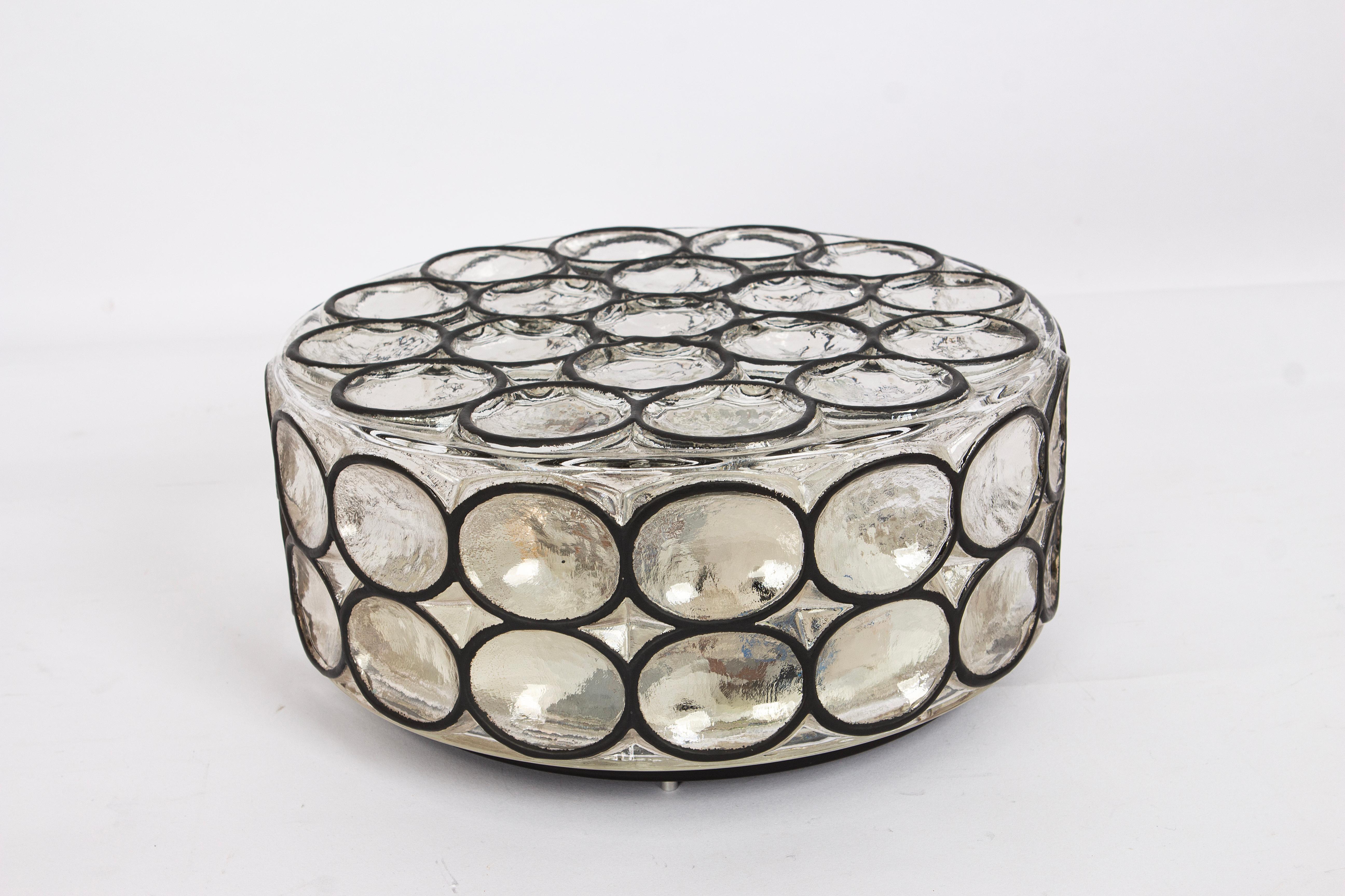 Metà XX secolo Grandi luci da parete o soffitto in ferro e vetro di Limburg, Germania, anni '60 in vendita