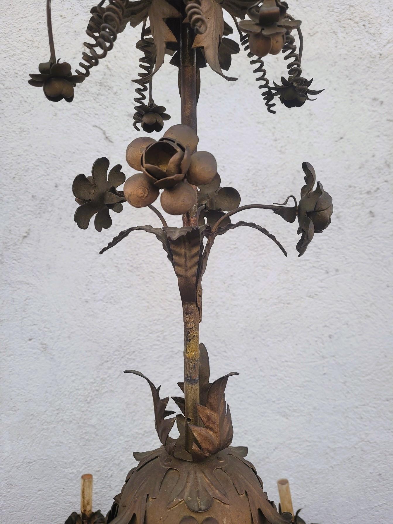 Large Iron Chandelier, 115 Cm, 8 Lights, 19th Century In Good Condition For Sale In MARSEILLE, FR