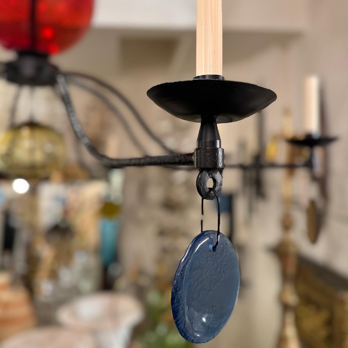 Vetro artistico Grande apparecchio in ferro con inserti in vetro in vendita