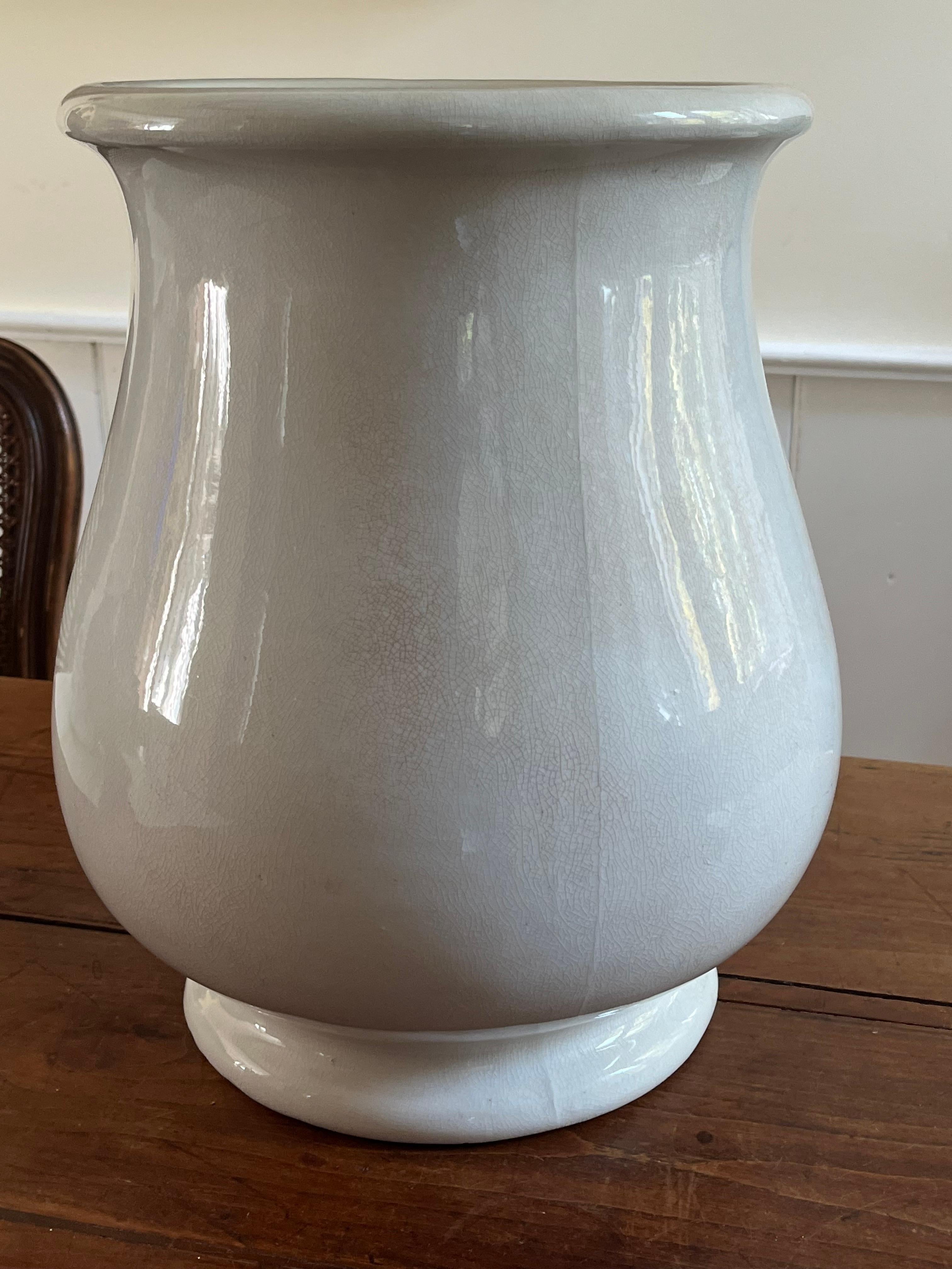Inglese Vaso grande in pietra ferrosa, CIRCA 1900 in vendita