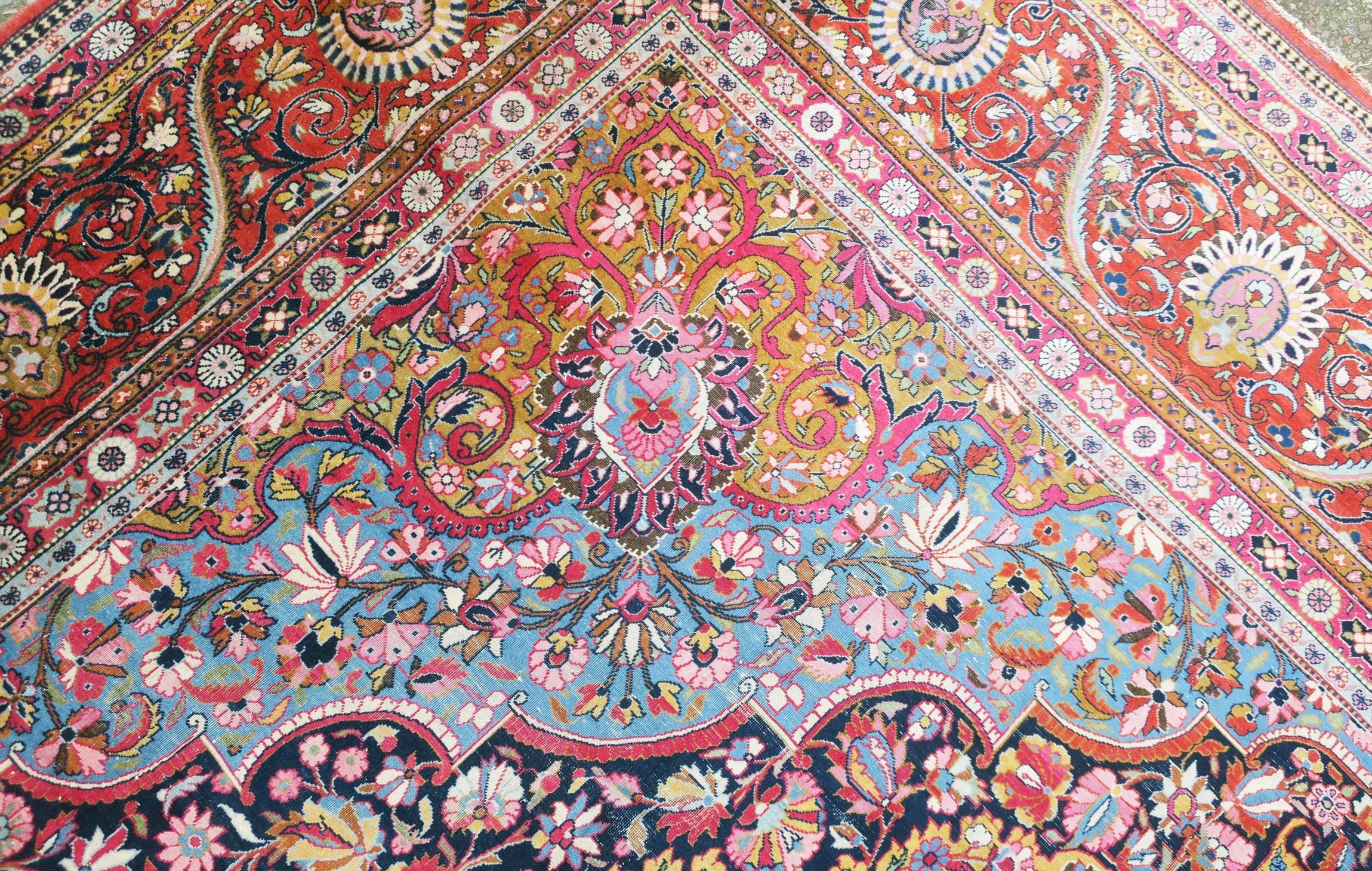 Large Isfahan Carpet, Early 20th Century im Angebot 2