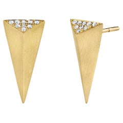 Tachuelas Isósceles Grandes con Diamantes en Oro Amarillo de 18 K