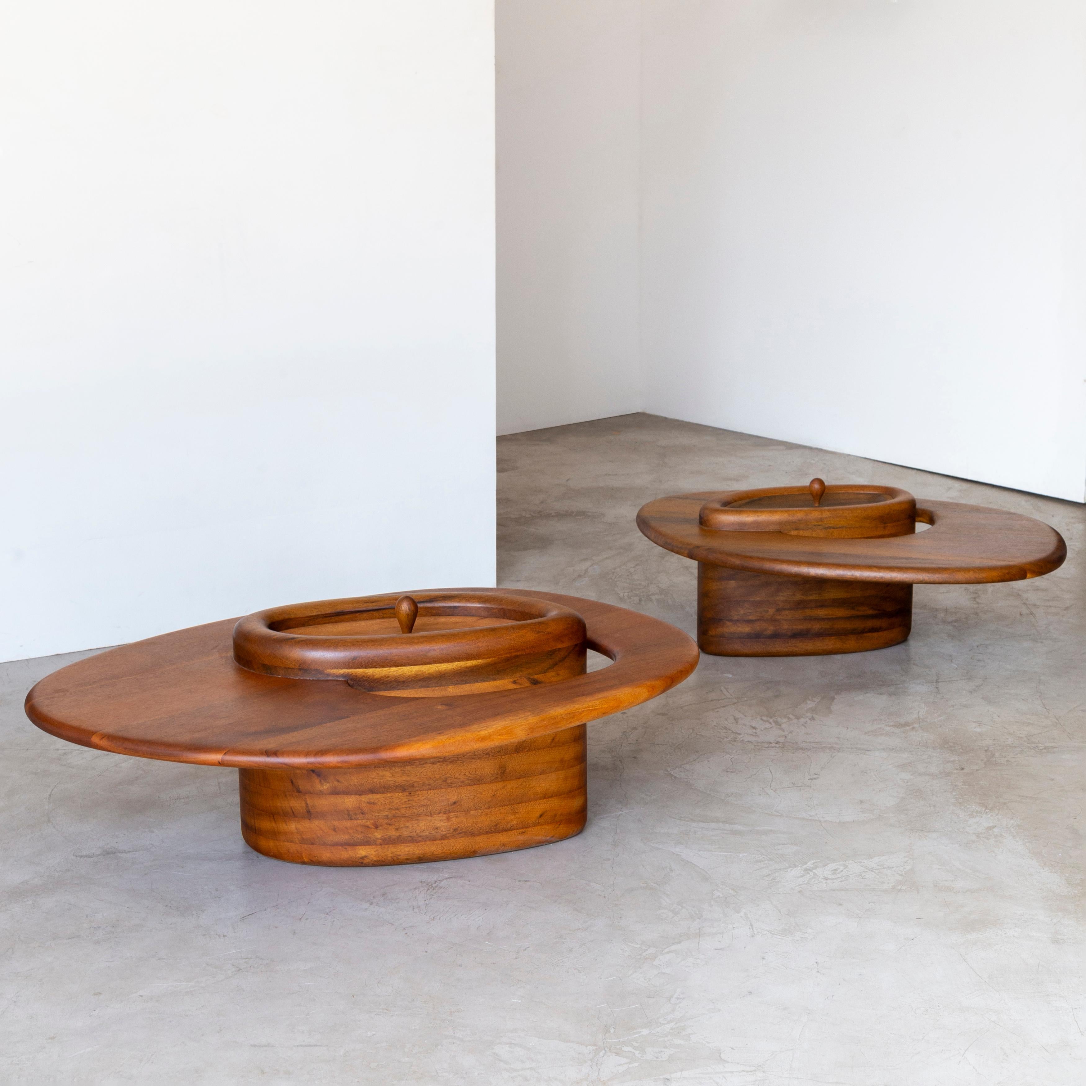 Large Ita Center Table by Estudio Prosa In New Condition For Sale In Geneve, CH