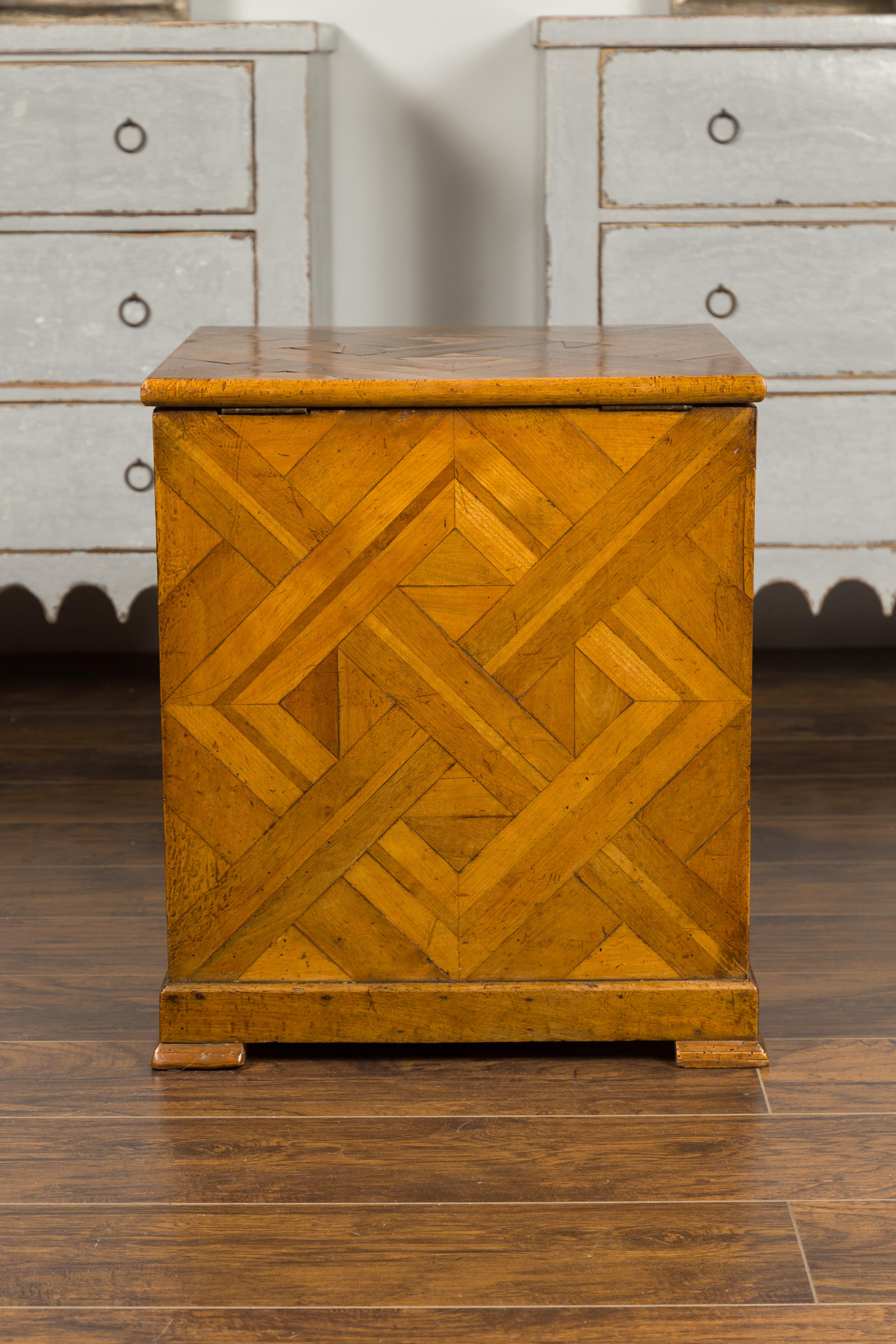 Large Italian 1820s Walnut Box with Parquetry Decor and Inner Wicker Basket 4