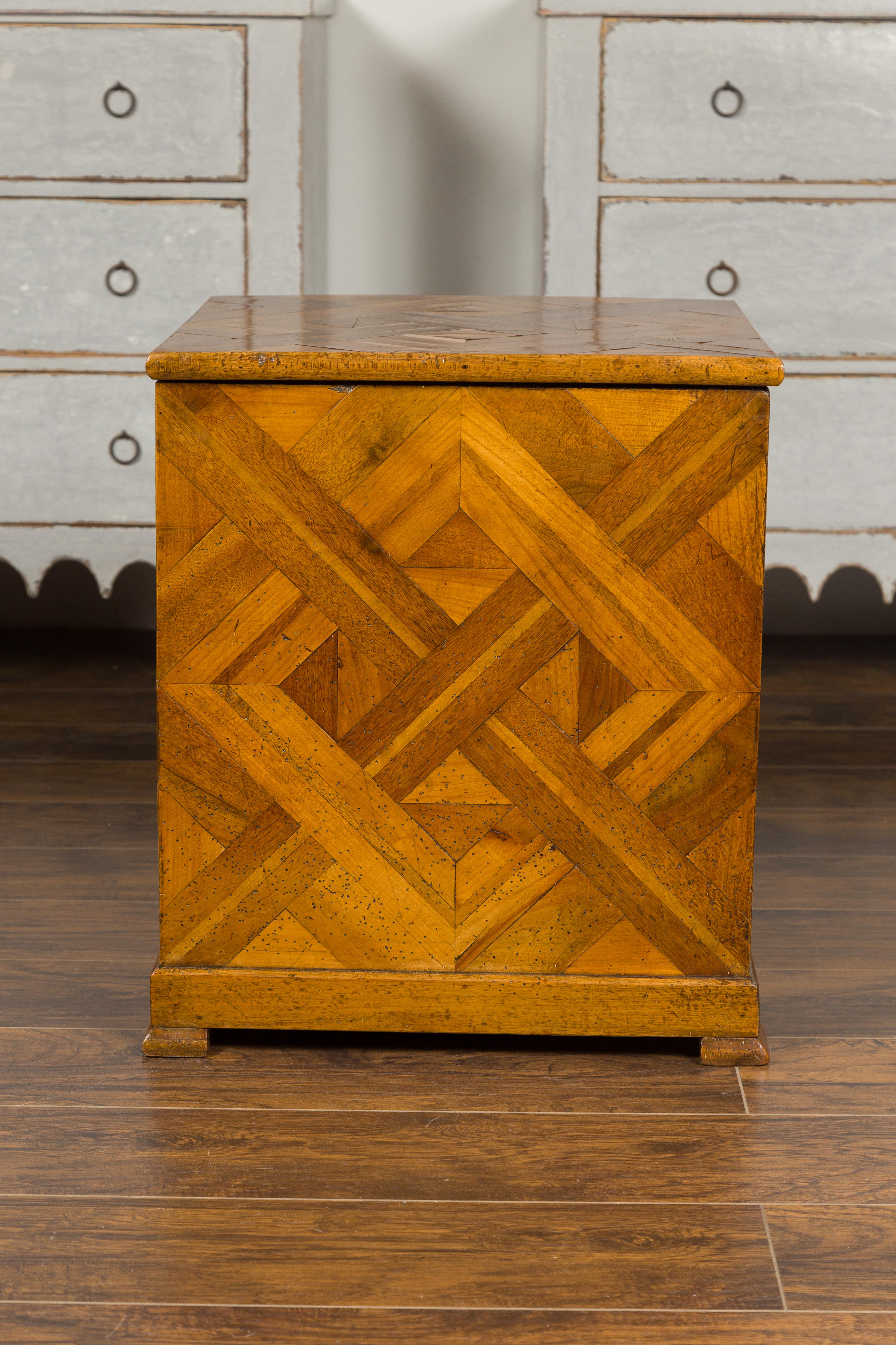 Large Italian 1820s Walnut Box with Parquetry Decor and Inner Wicker Basket 5