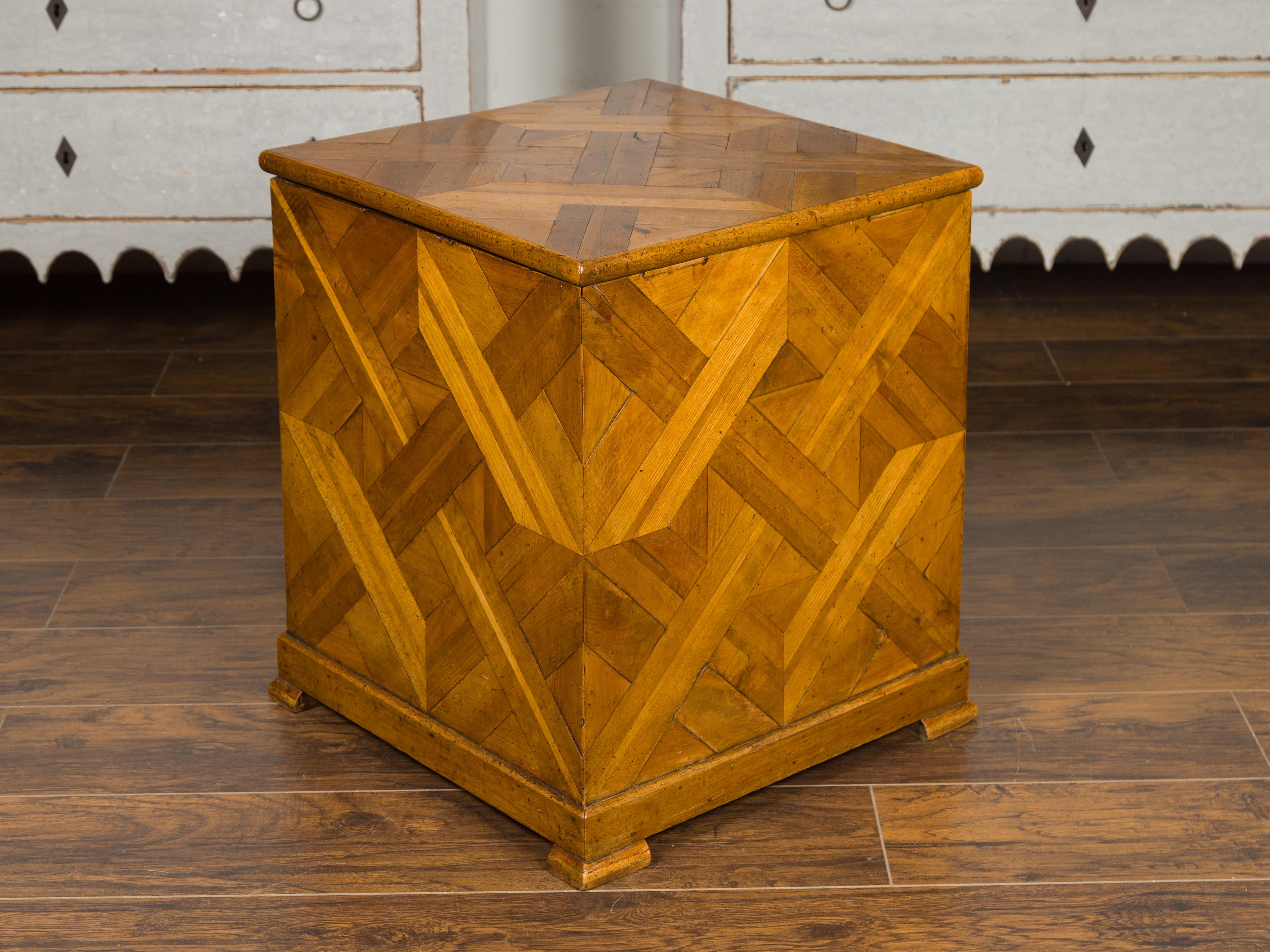 Large Italian 1820s Walnut Box with Parquetry Decor and Inner Wicker Basket 2