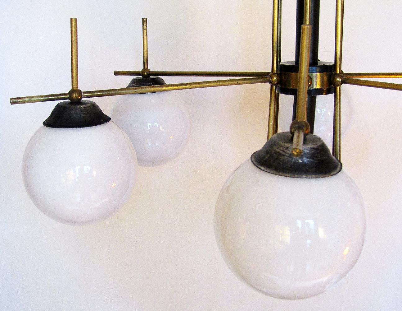 Large Italian 1950s Globe Chandelier in Brass and Glass in the style of Stilnovo 3