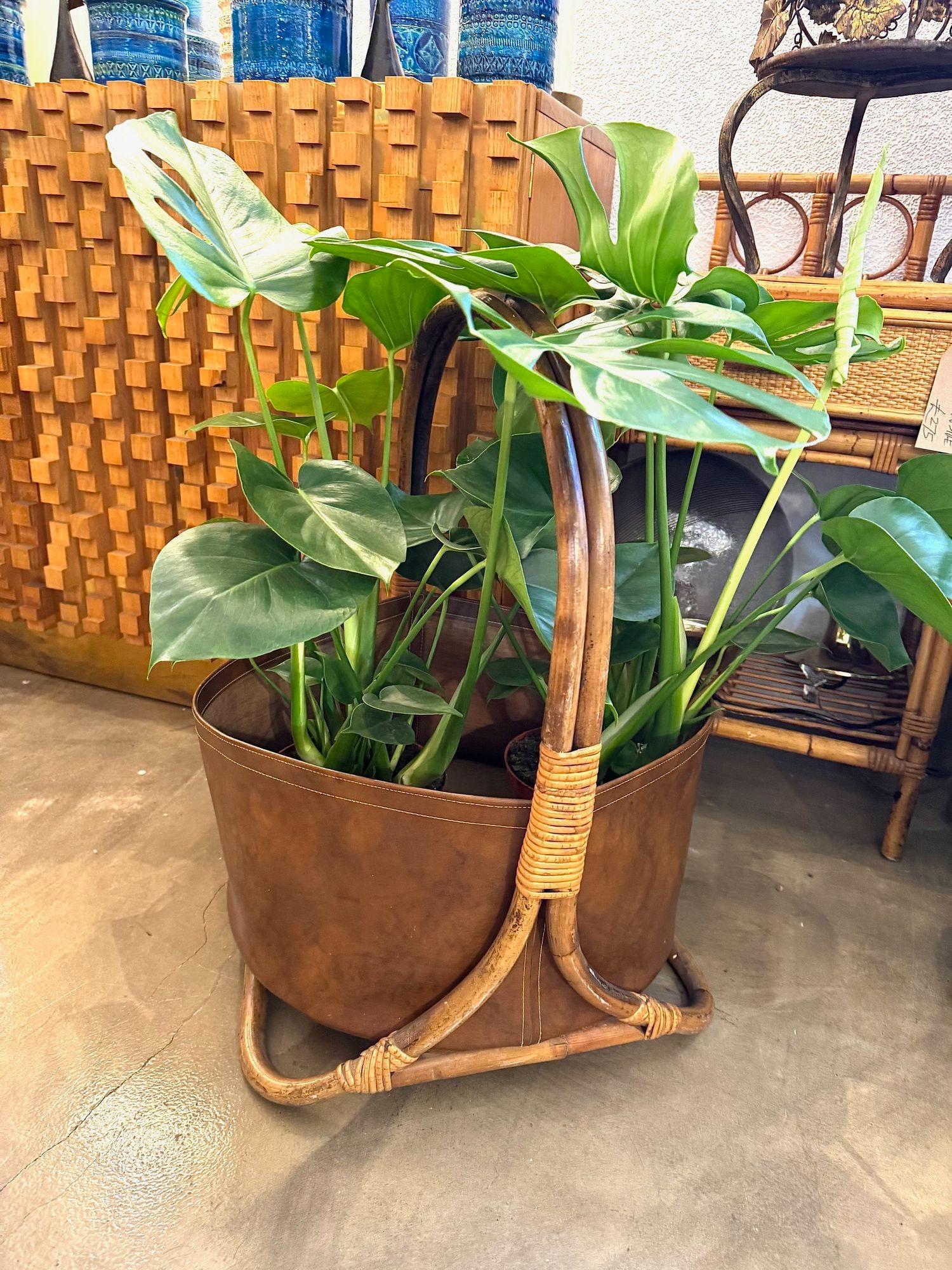 Große italienische Körbe aus Bambus und Rattan aus den 1960er Jahren mit Schalen aus Kunstleder im Angebot 7