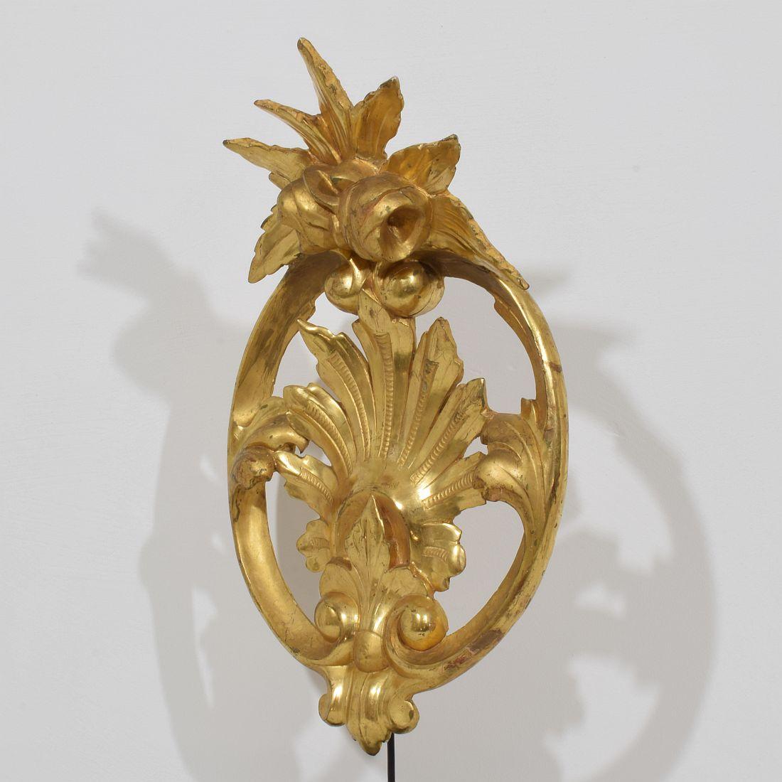 Large Italian 19th Century Carved Giltwood Ornament 2