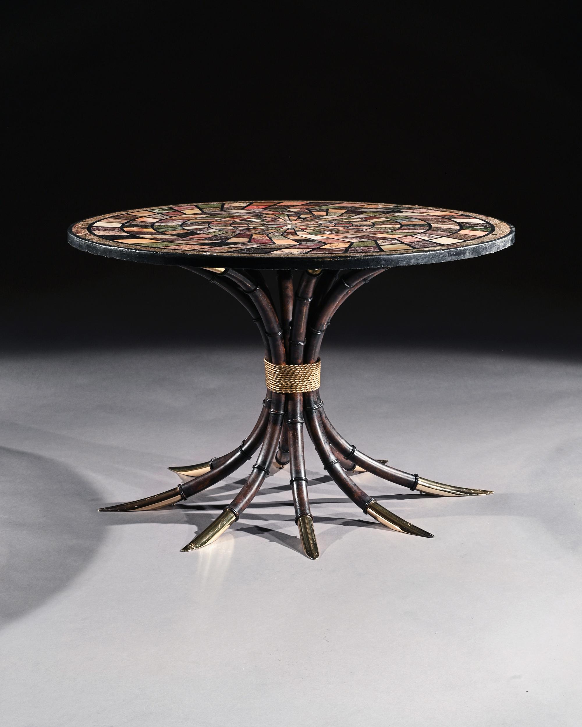 Milieu du XIXe siècle Grande table centrale italienne du 19ème siècle à plateau en marbre spécimen