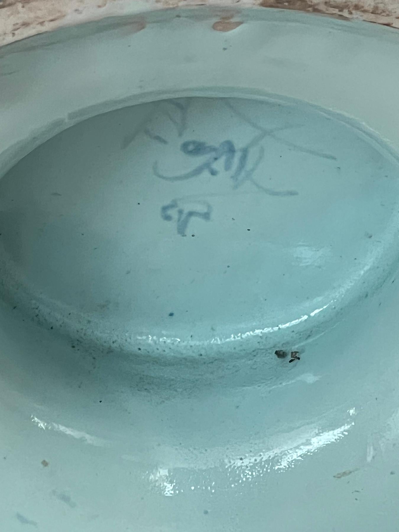 Grand urne/vase italien en majolique bleu et blanc d'Albisola émaillée à l'étain en vente 4