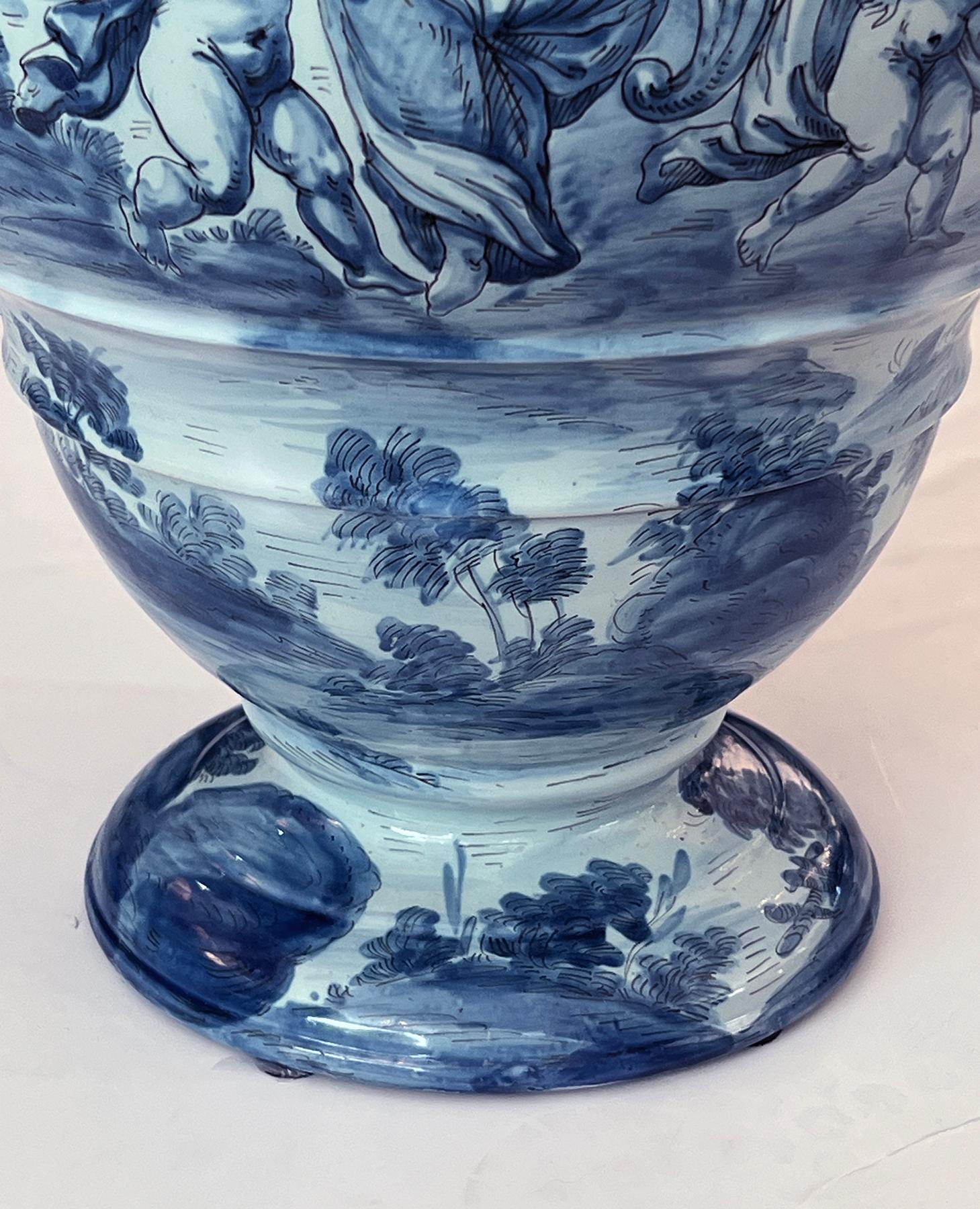 Majolique Grand urne/vase italien en majolique bleu et blanc d'Albisola émaillée à l'étain en vente