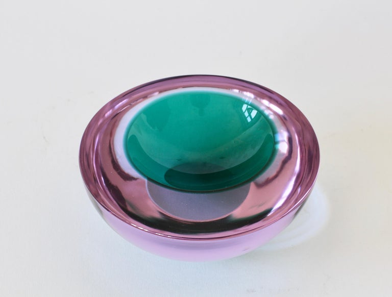 20th Century Large Italian Alexandrite and Green Sommerso Murano Glass Bowl, Dish or Ashtray For Sale