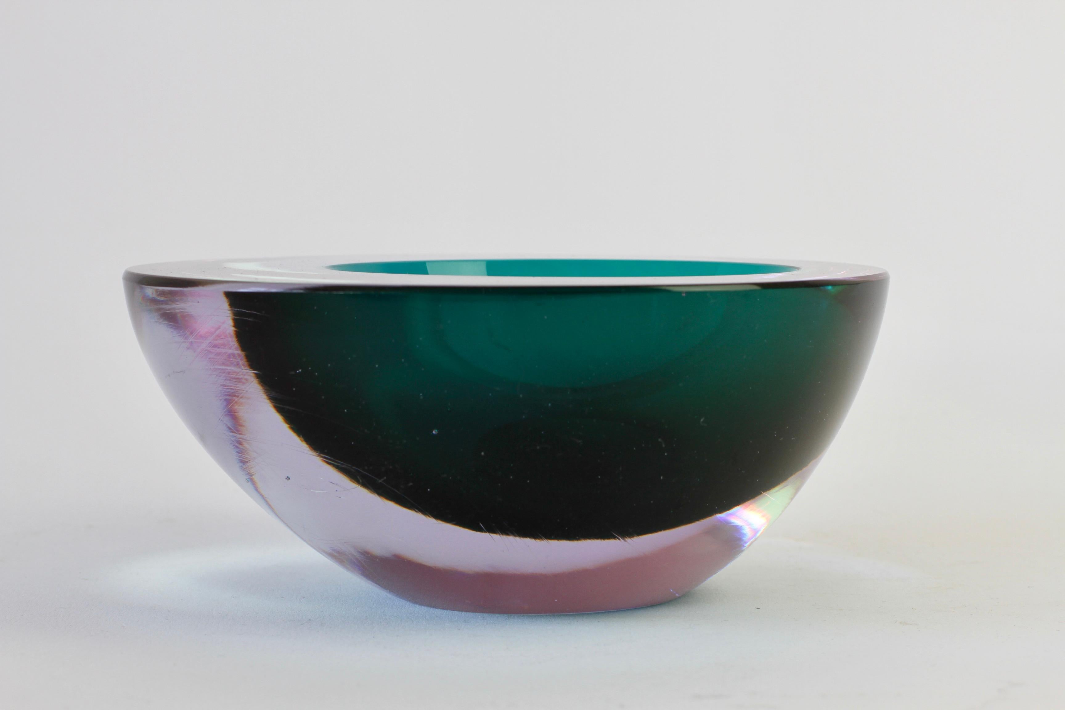 Large Italian Alexandrite and Green Sommerso Murano Glass Bowl, Dish or Ashtray For Sale 3