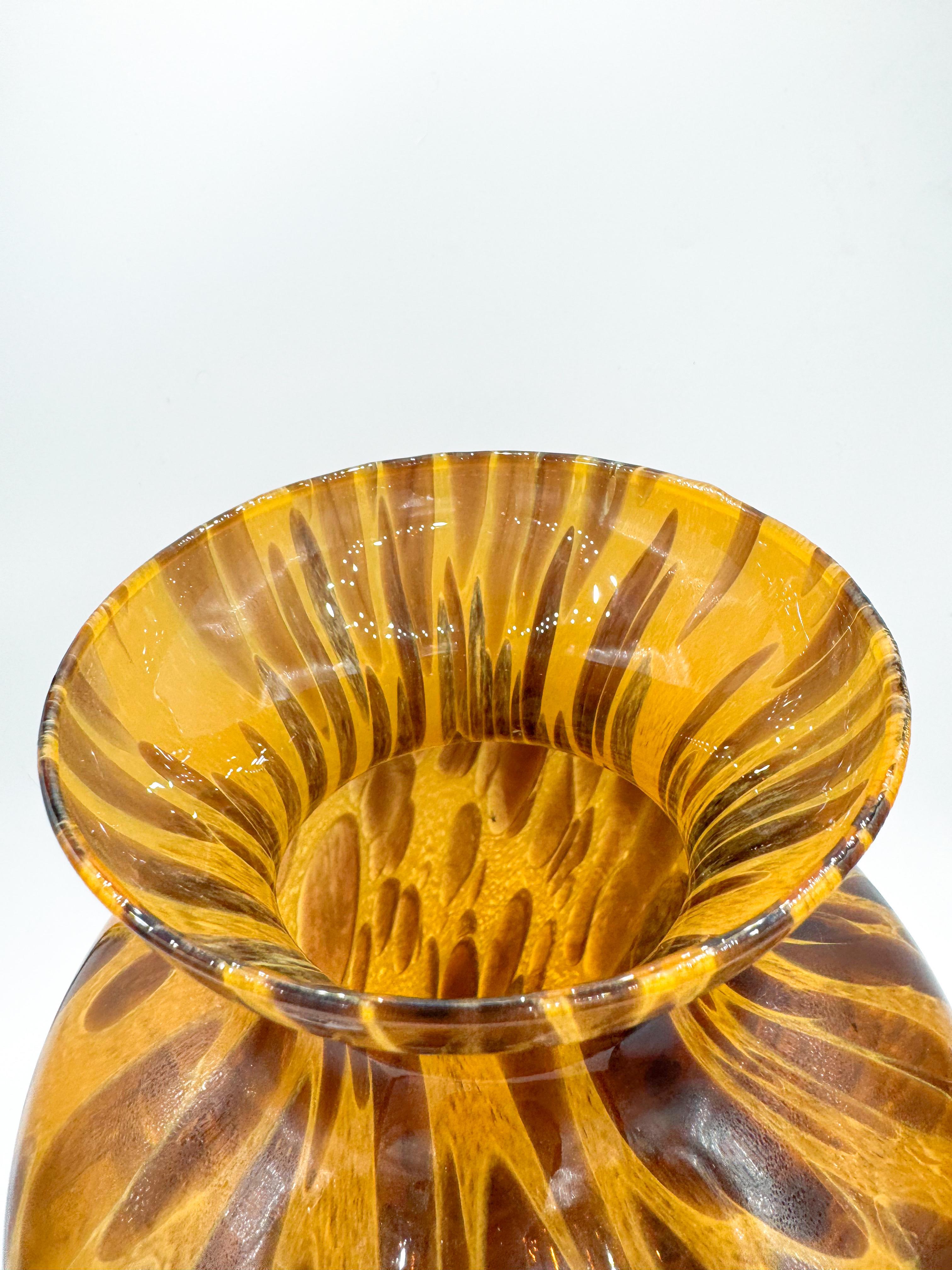 Large Italian Amber Tortoiseshell Murano Glass Vase by Maestri Vetrai, 1970s MCM 1