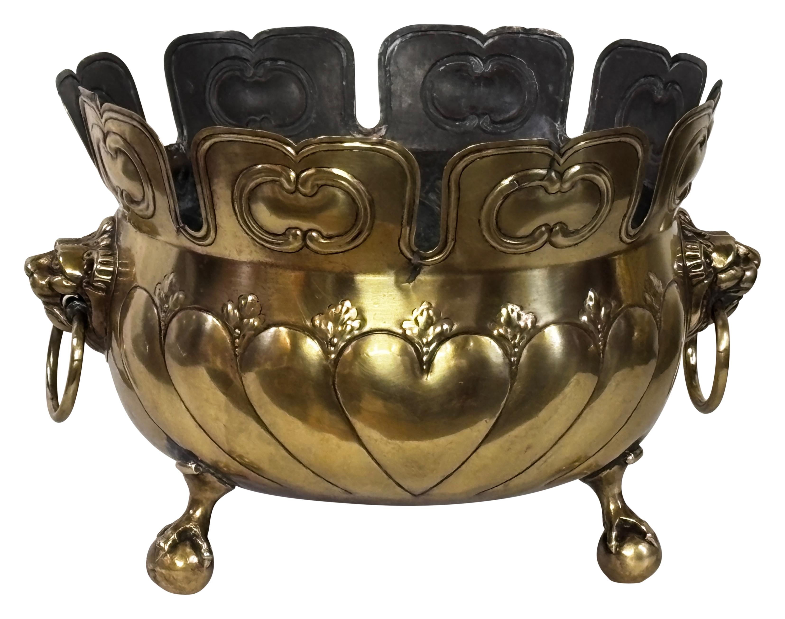 Großes italienisches antikes Jardiniere-Pflanzgefäß aus Messing, Weinkühler (20. Jahrhundert) im Angebot