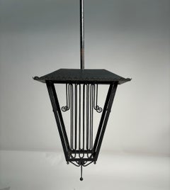 Grande lanterna italiana Art Deco in ferro battuto, stile Paolo Buffa. 1940s
