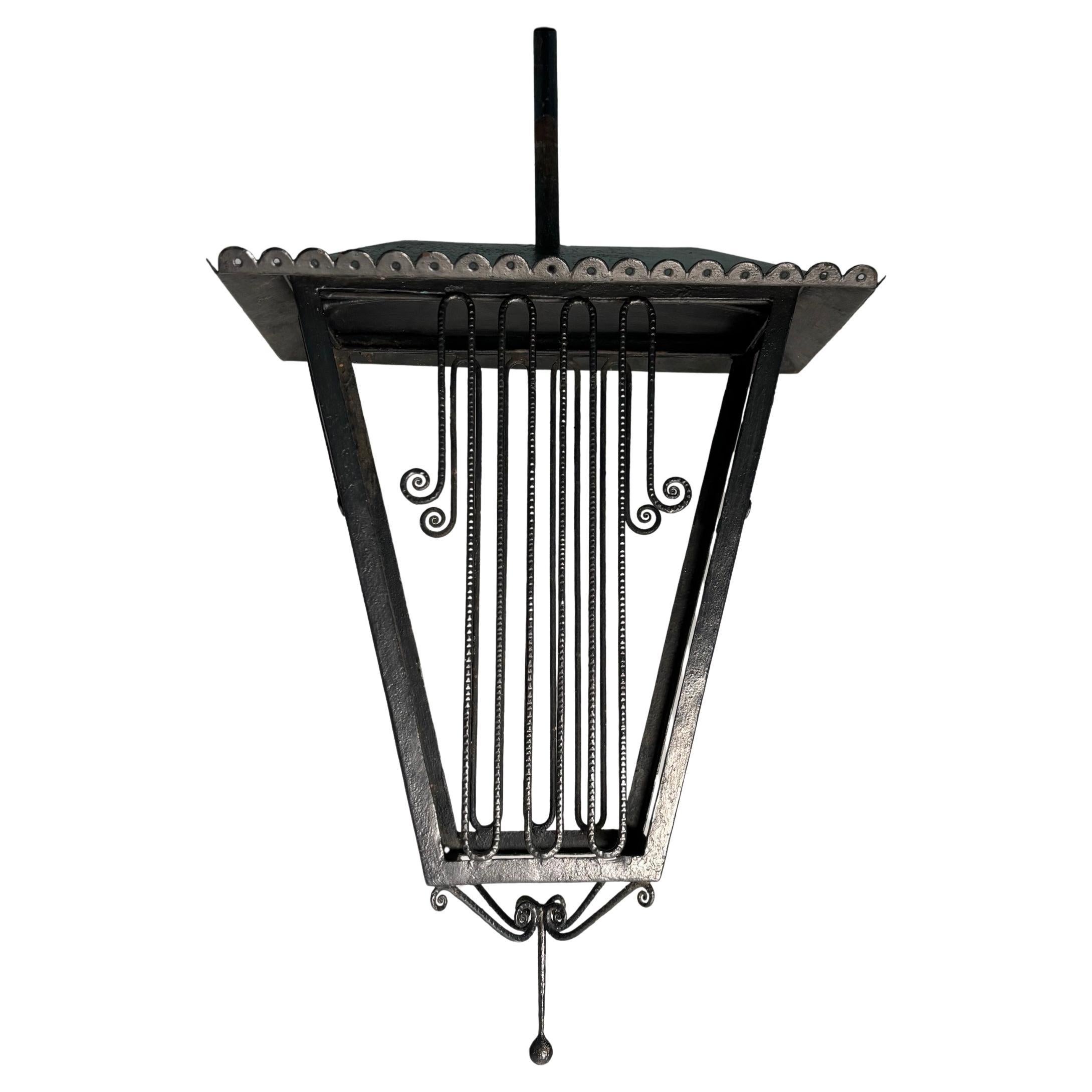 Große italienische Laterne aus Schmiedeeisen im Stil des Art déco, Paolo Buffa. 1940s im Angebot